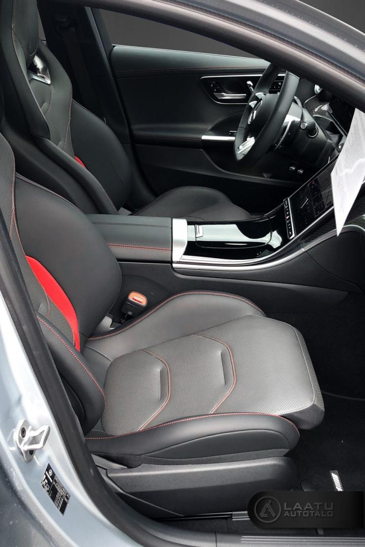 MERCEDES-BENZ C 63 AMG 2024