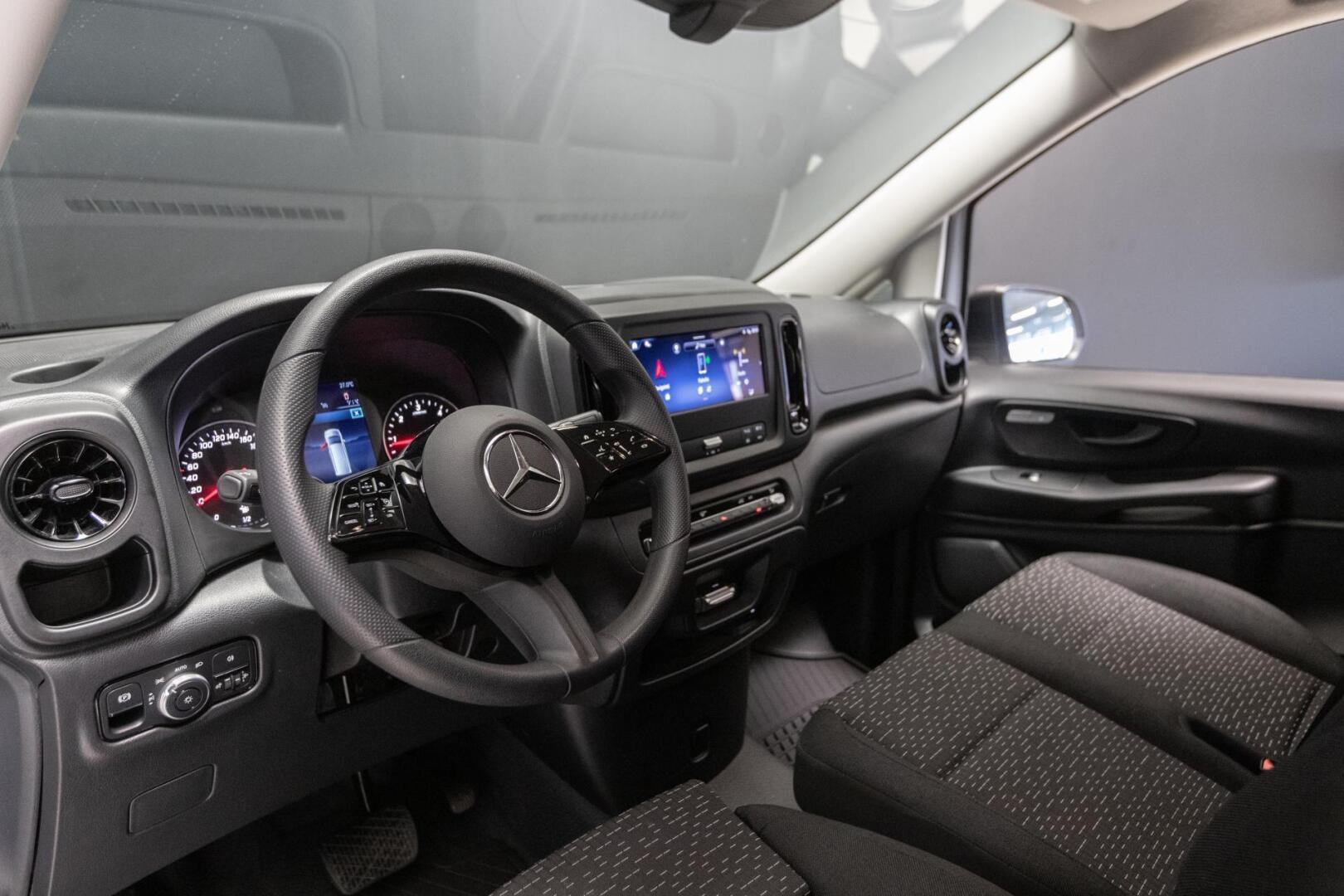 MERCEDES-BENZ Vito 2025