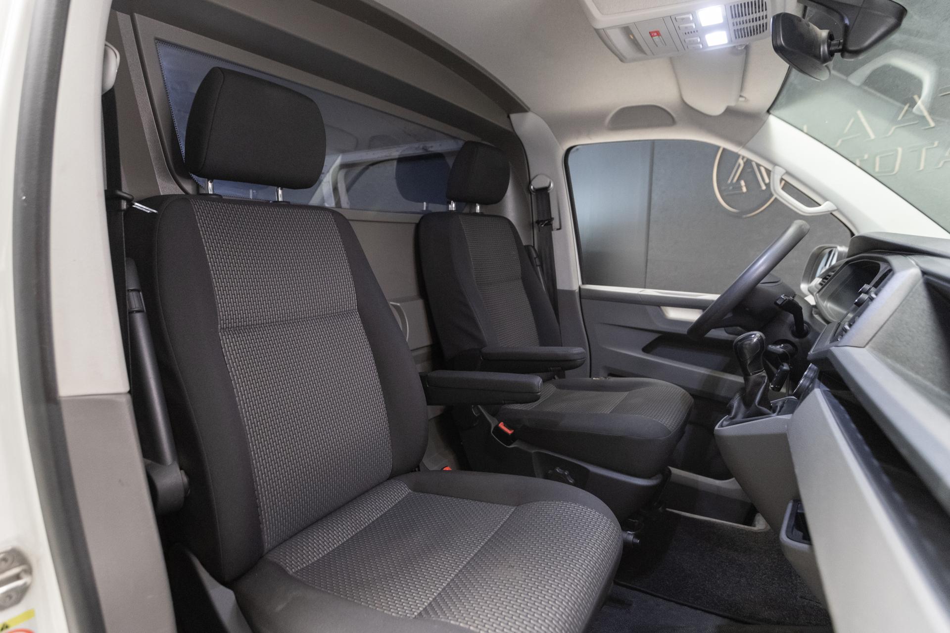 VOLKSWAGEN Transporter 2021