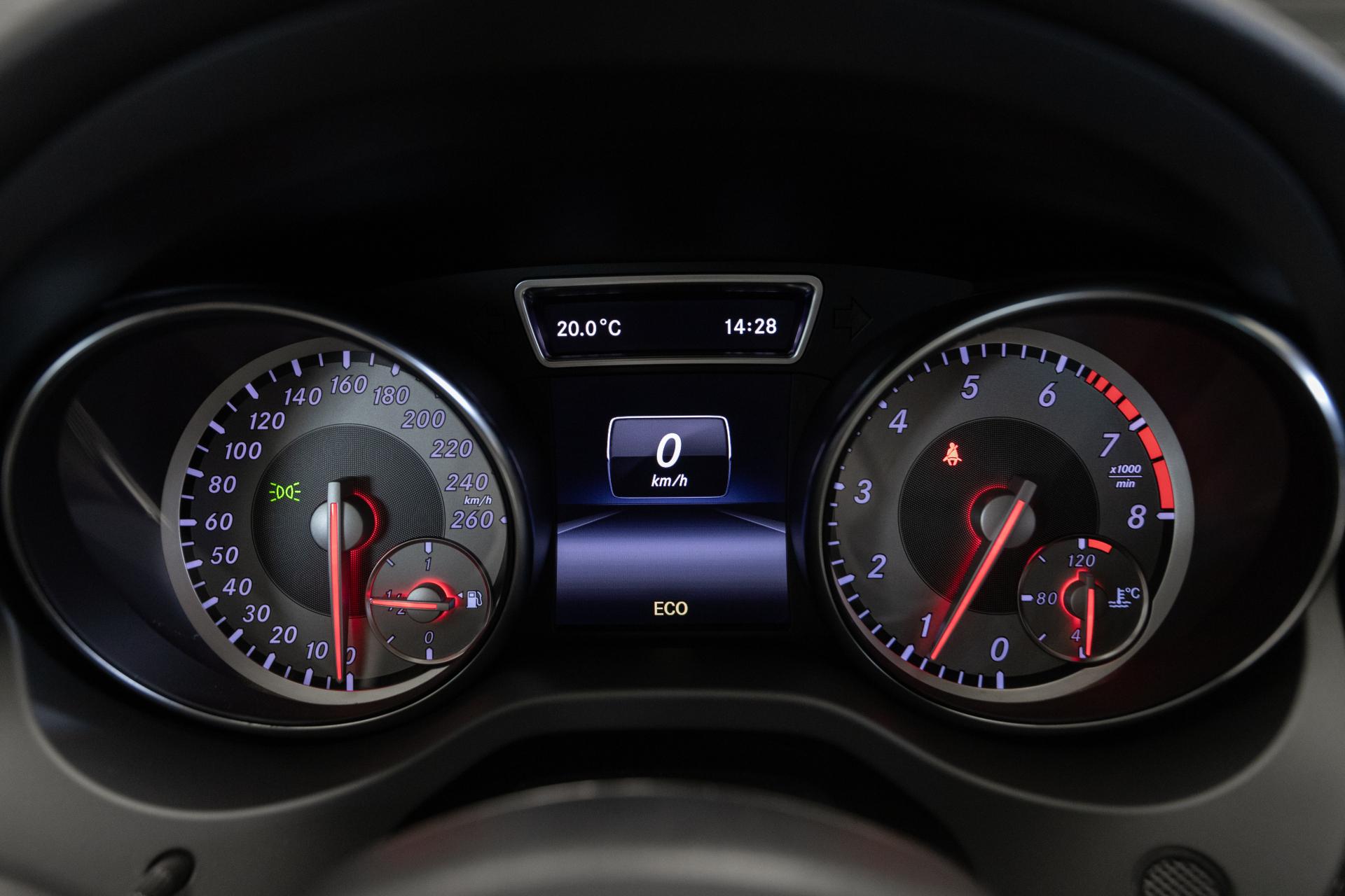 MERCEDES-BENZ CLA 2014