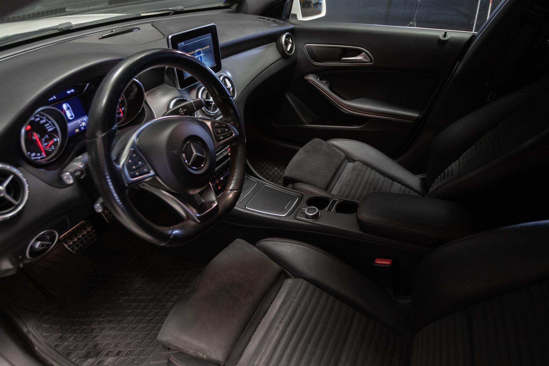 MERCEDES-BENZ CLA 2017