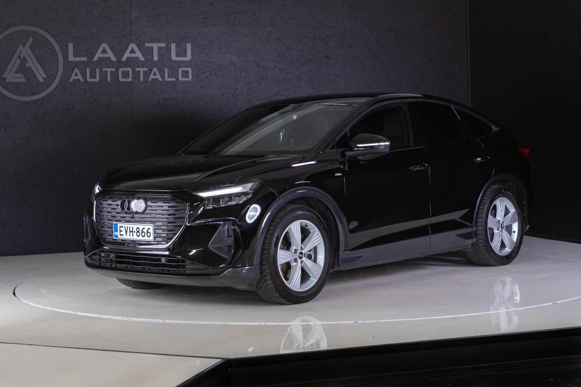 AUDI Q4 e-tron 2021