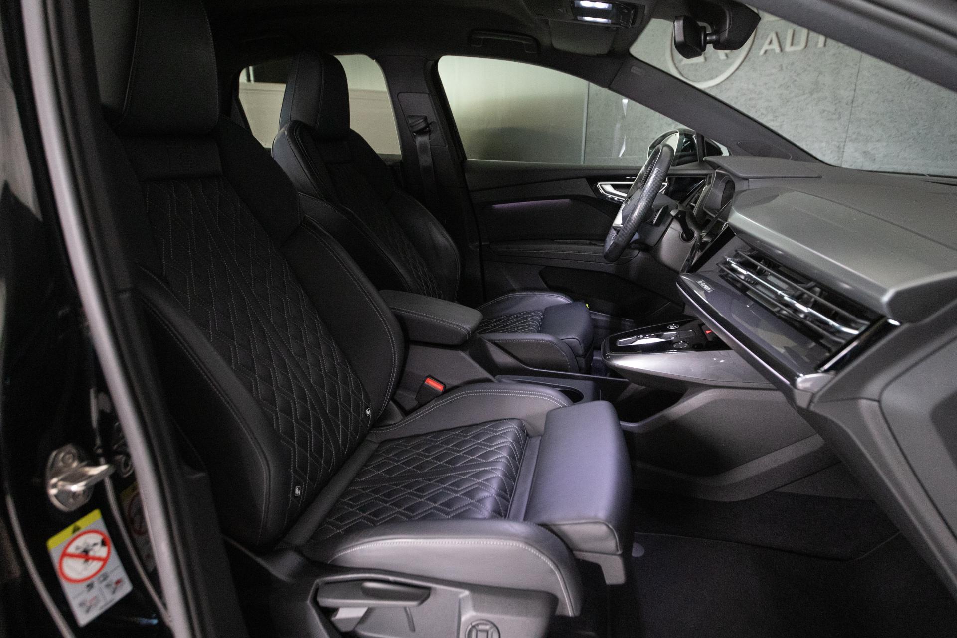 AUDI Q4 e-tron 2021