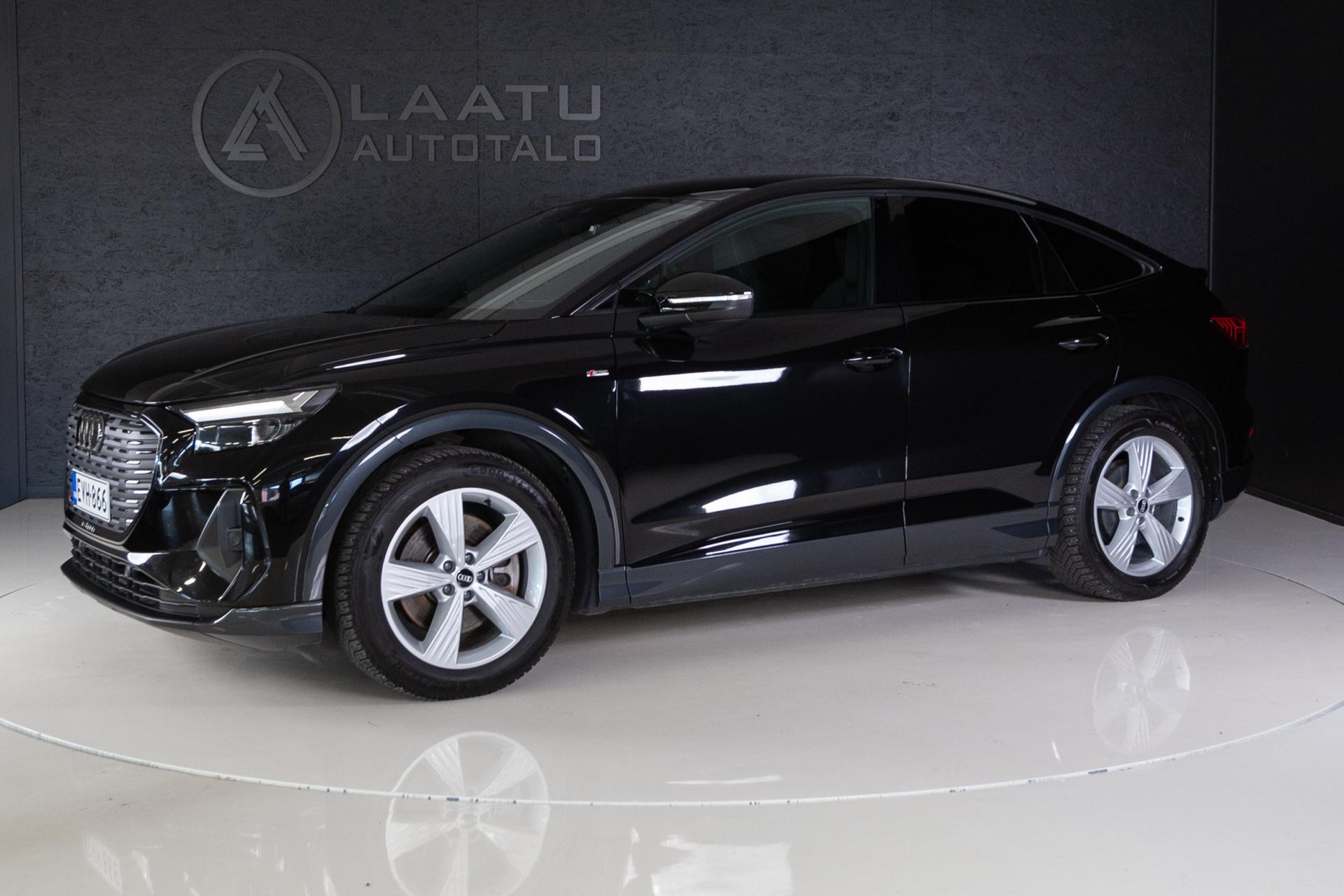AUDI Q4 e-tron 2021