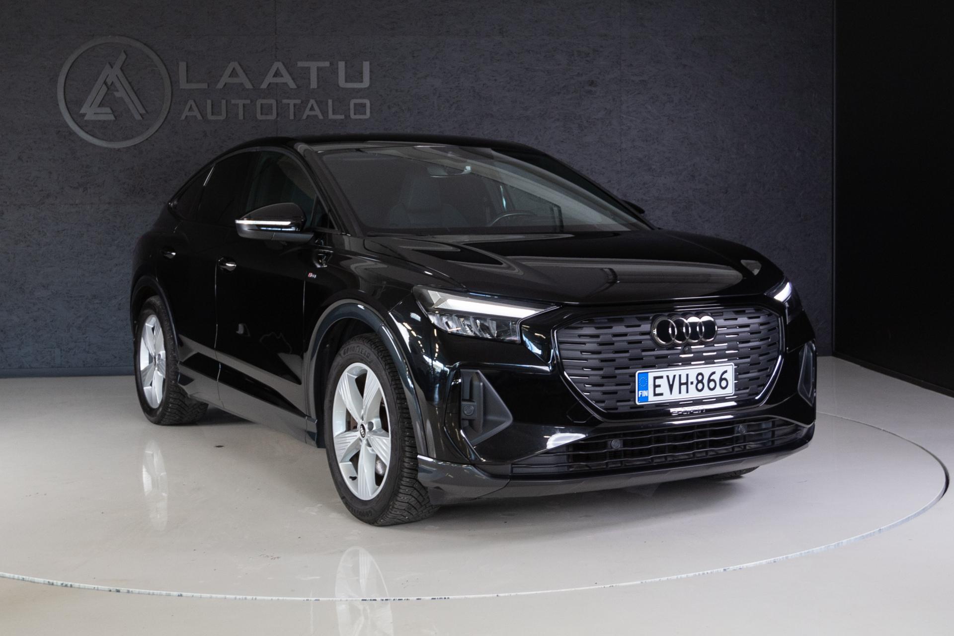 AUDI Q4 e-tron 2021