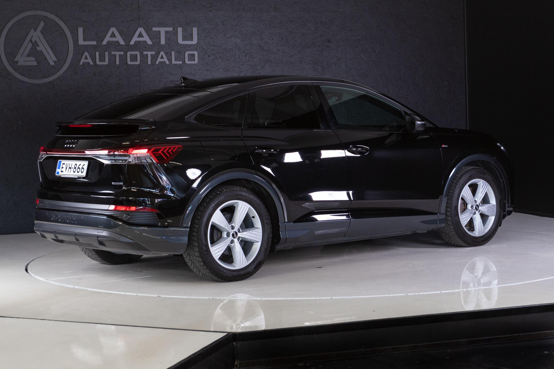 AUDI Q4 e-tron 2021