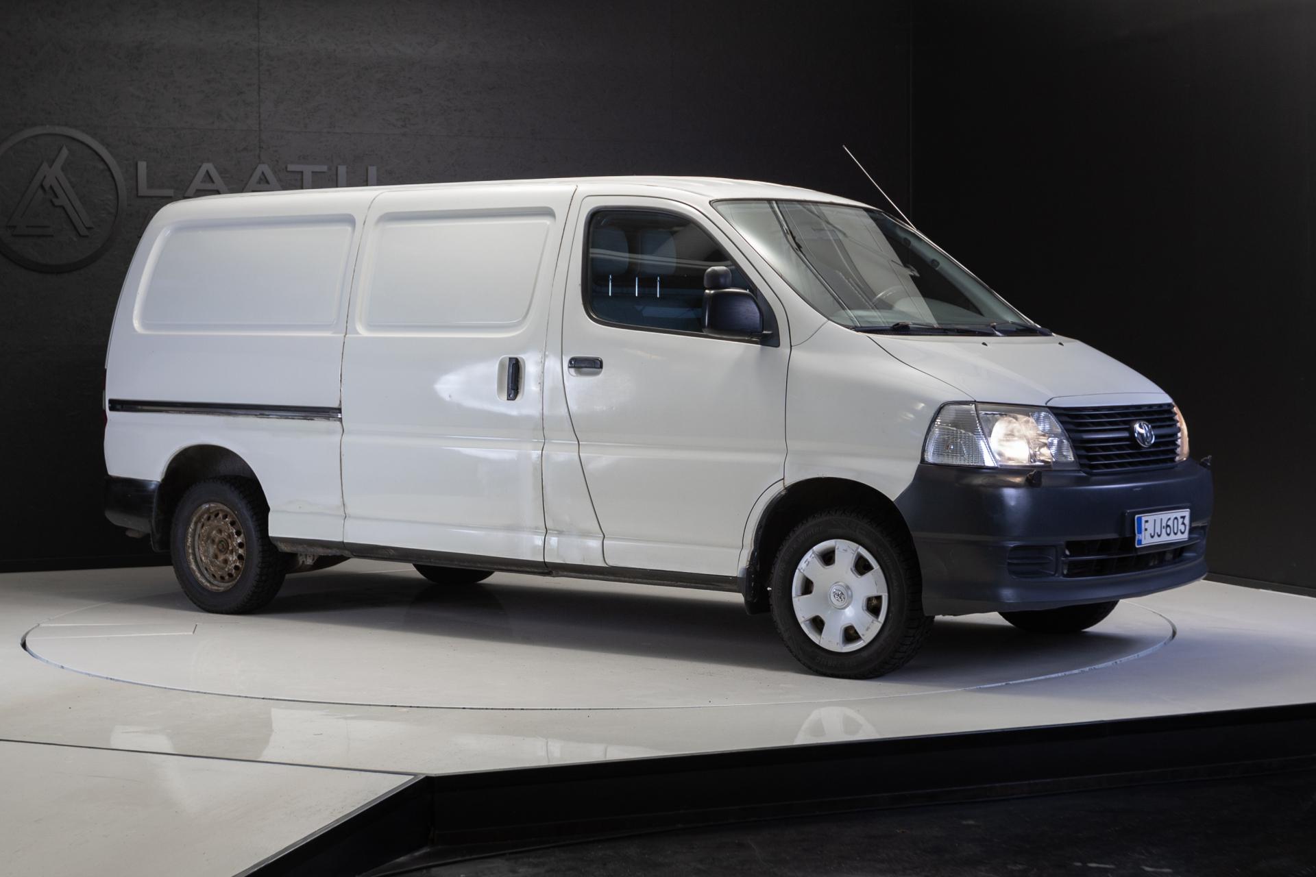 TOYOTA Hiace 2009