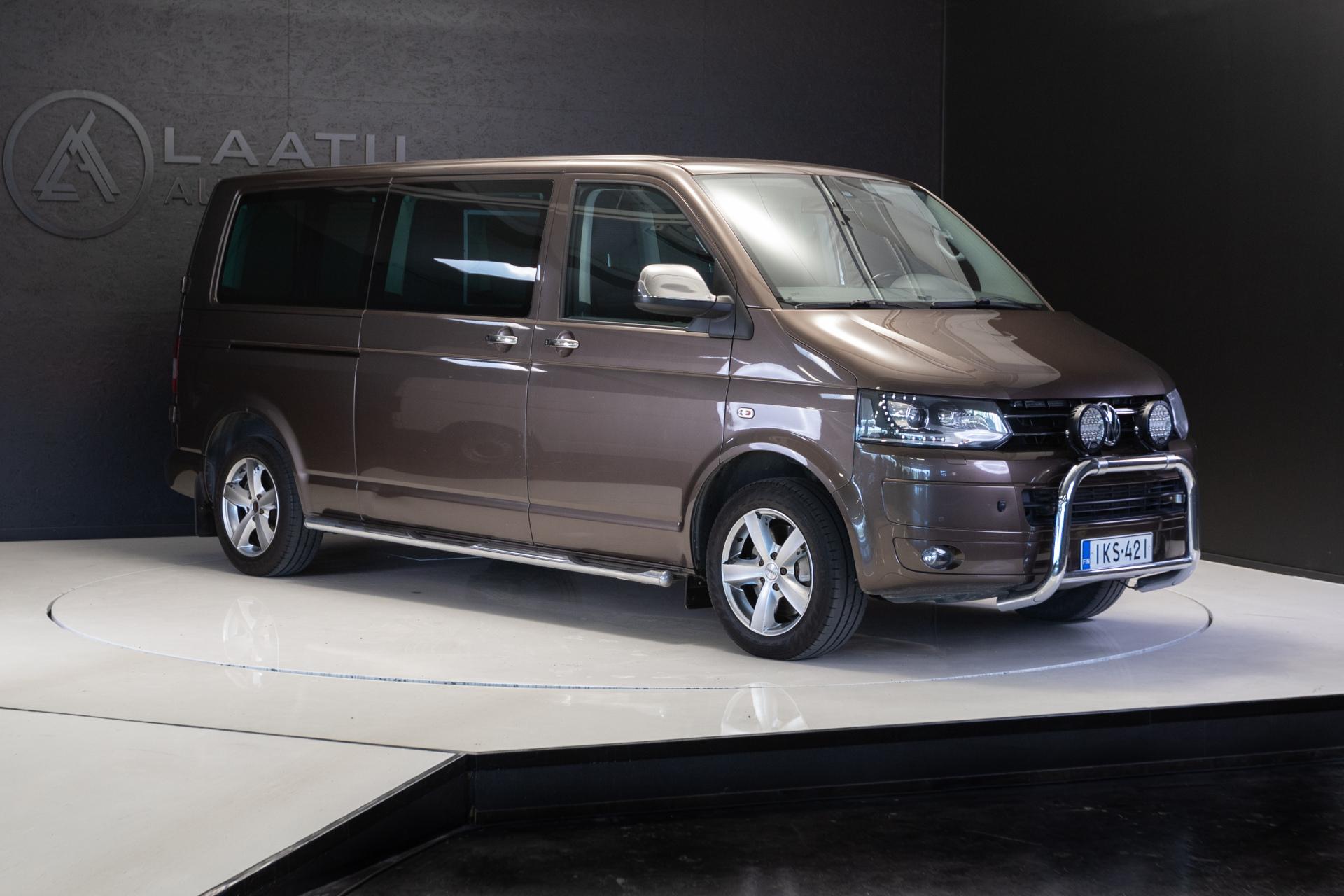 VOLKSWAGEN Caravelle 2012