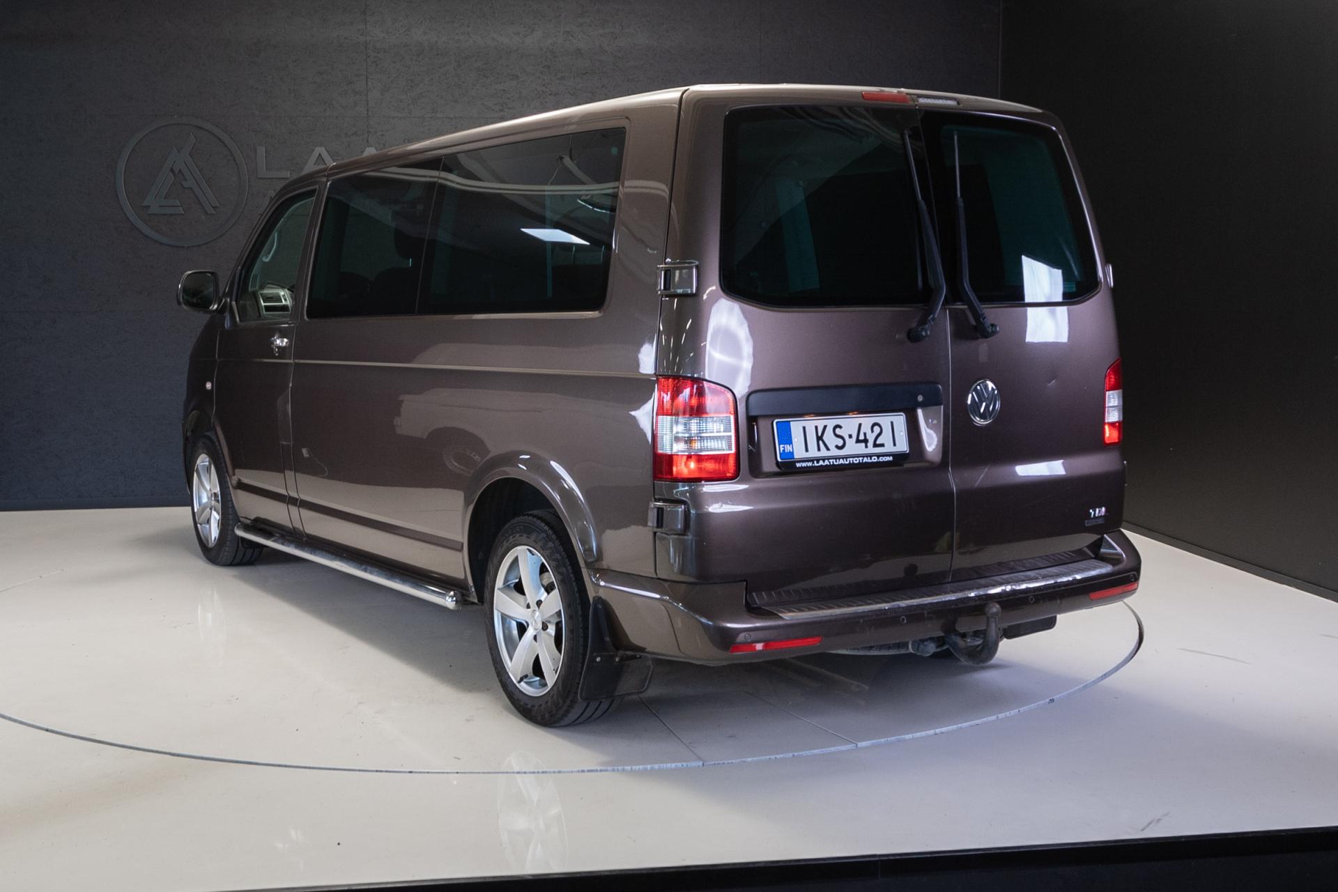 VOLKSWAGEN Caravelle 2012
