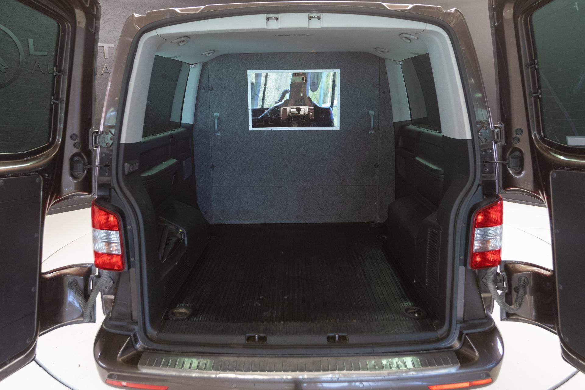 VOLKSWAGEN Caravelle 2012