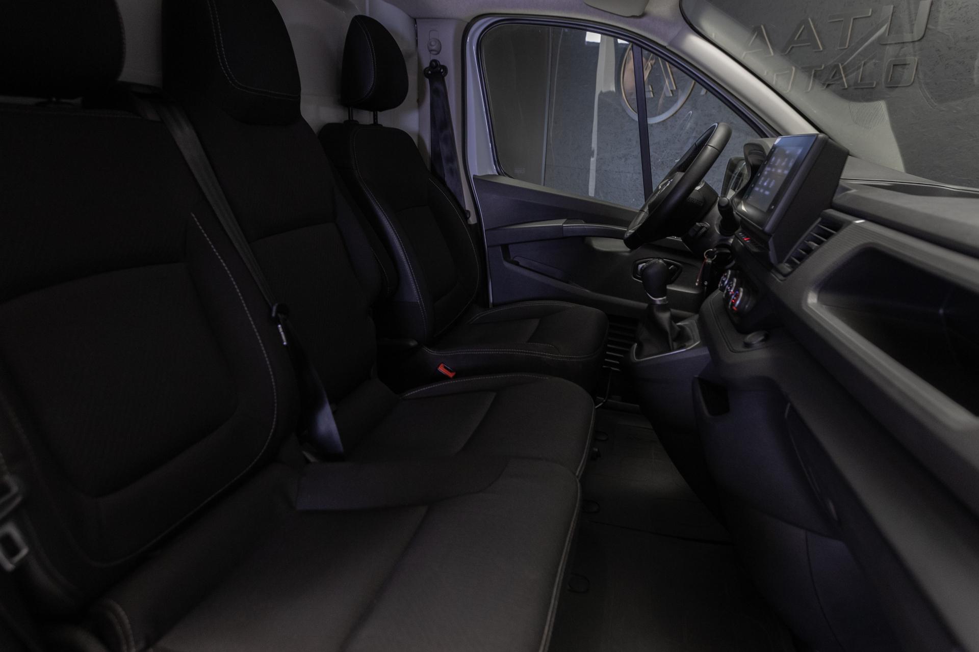 NISSAN Primastar 2023