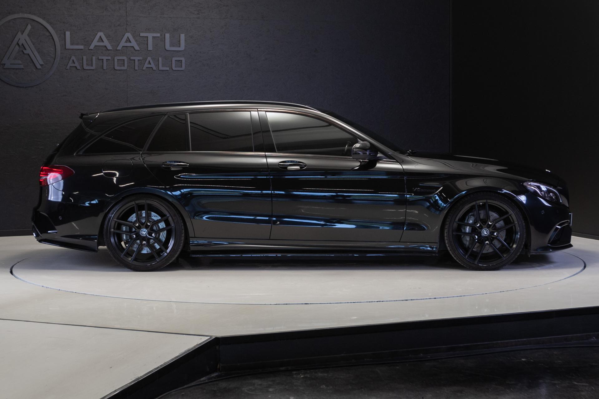 MERCEDES-BENZ C 63 AMG 2016