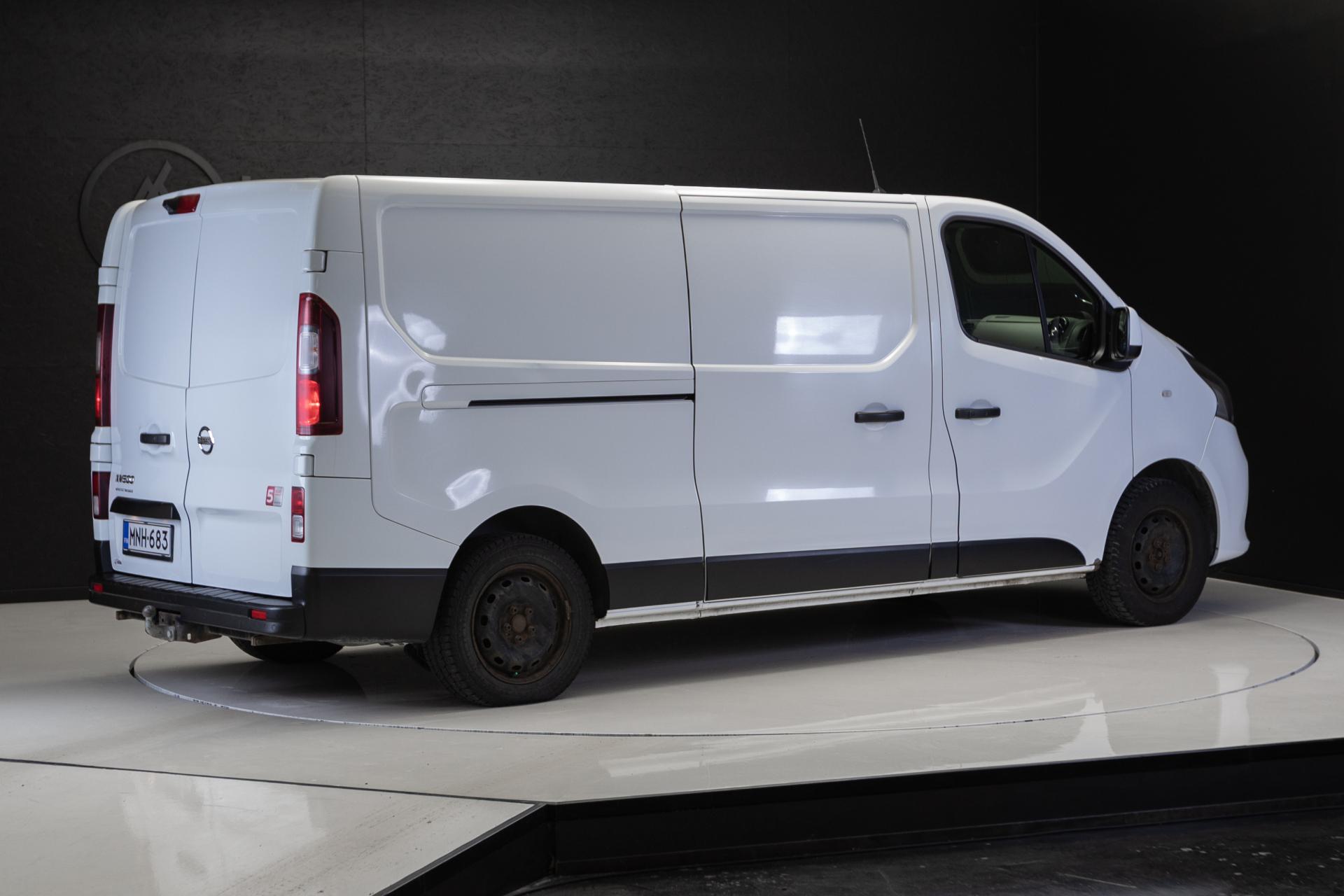 NISSAN NV300 2019