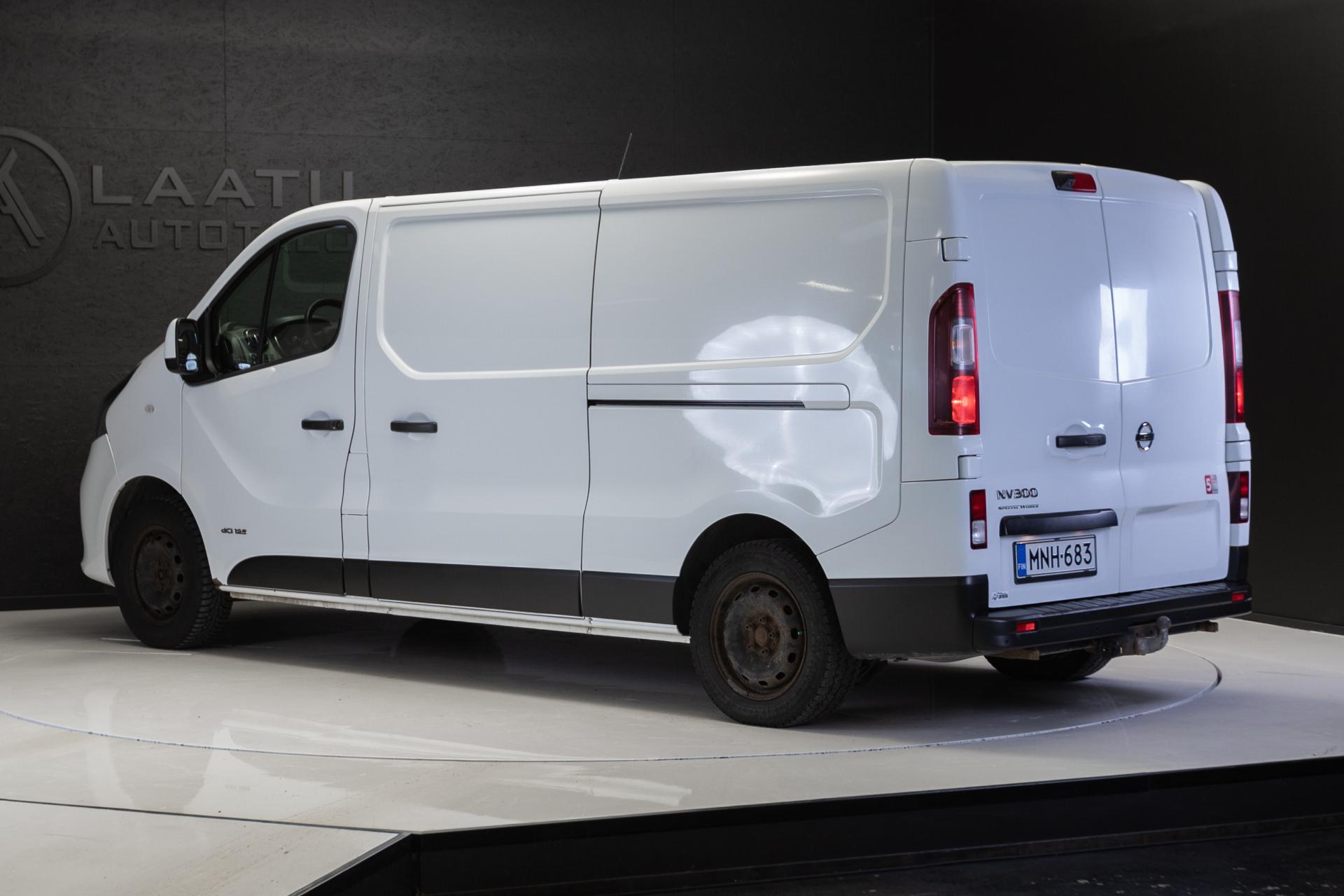 NISSAN NV300 2019