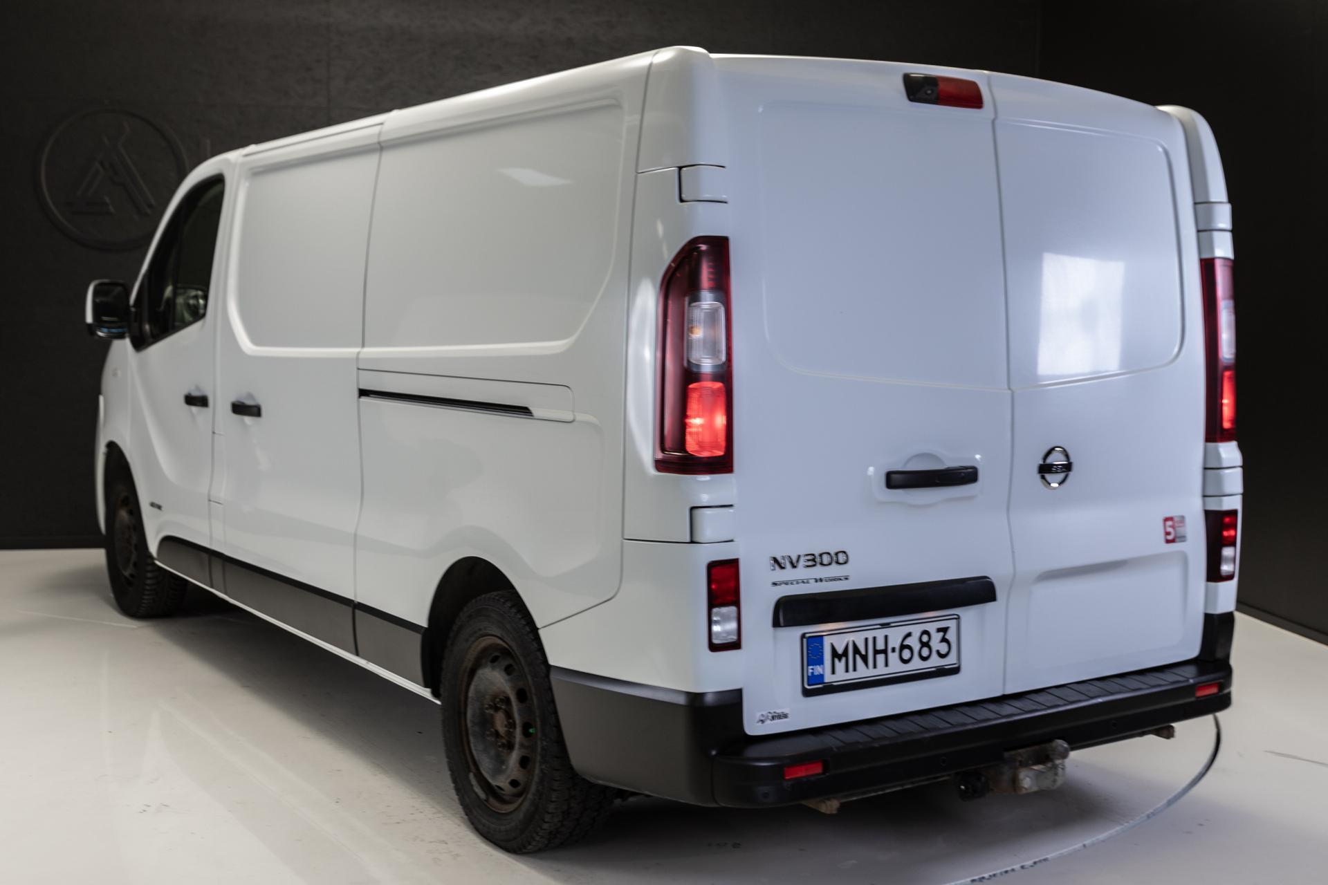 NISSAN NV300 2019