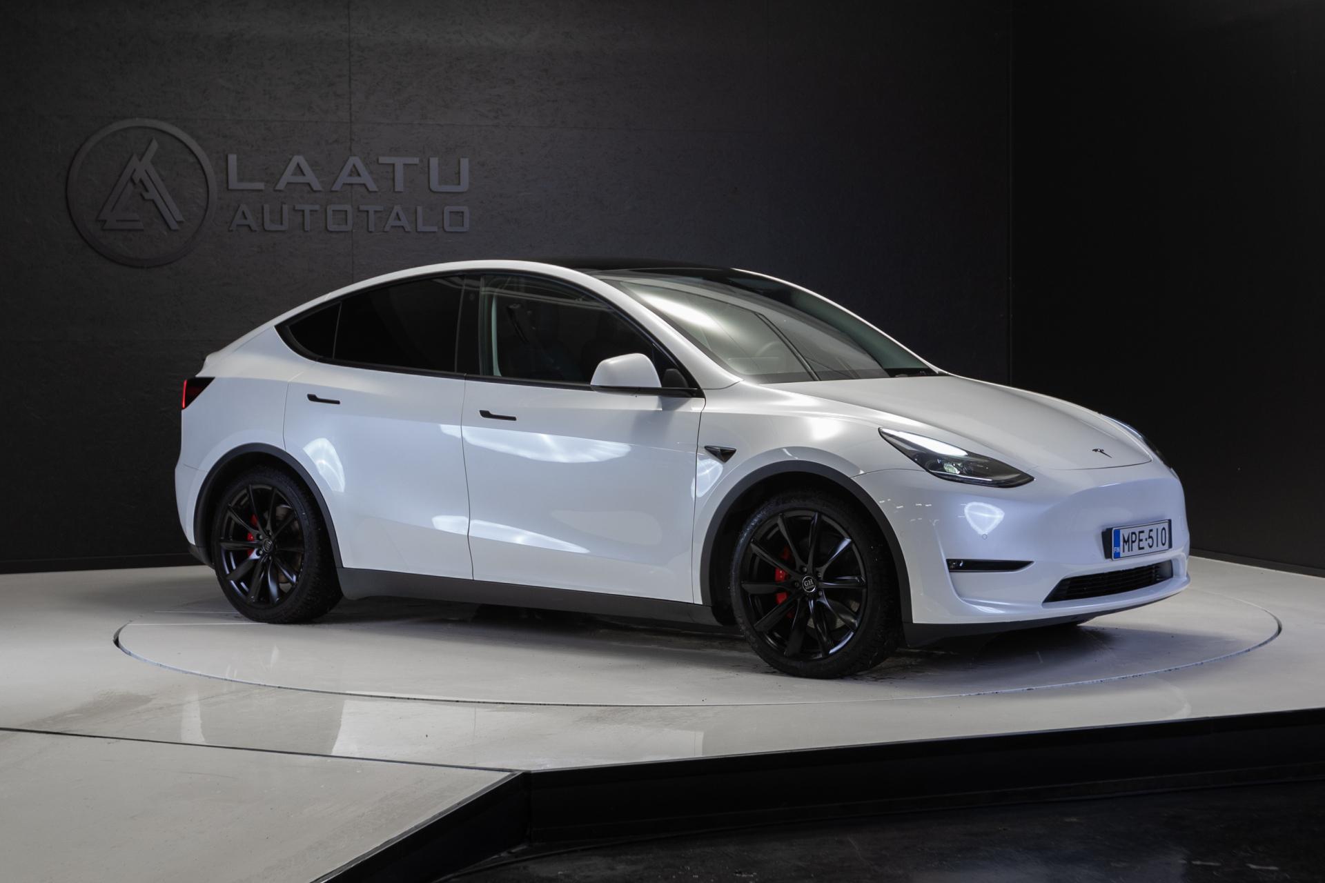 TESLA Model Y 2022