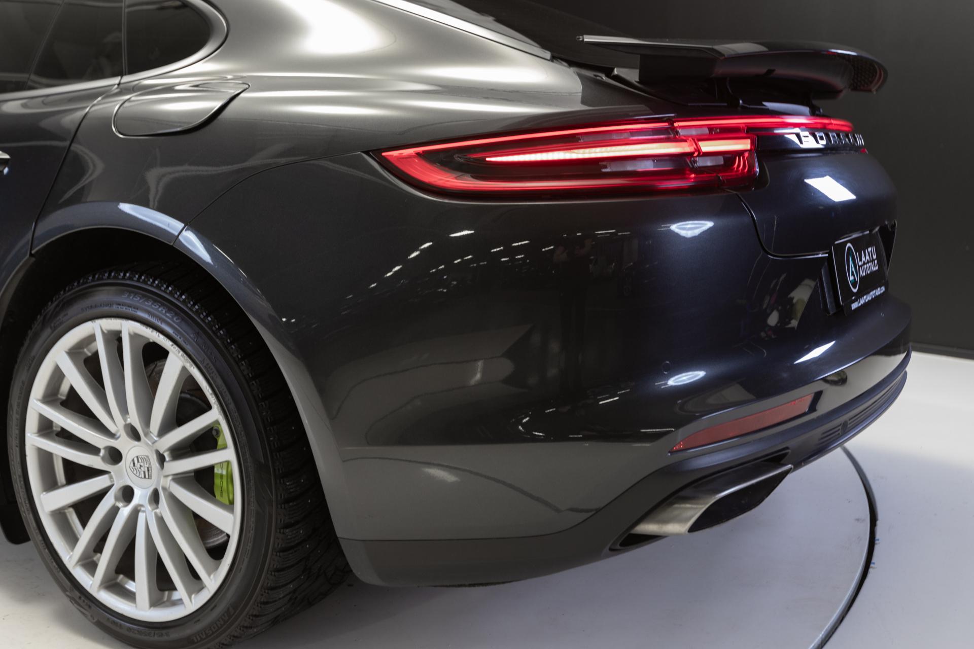 PORSCHE Panamera 2018