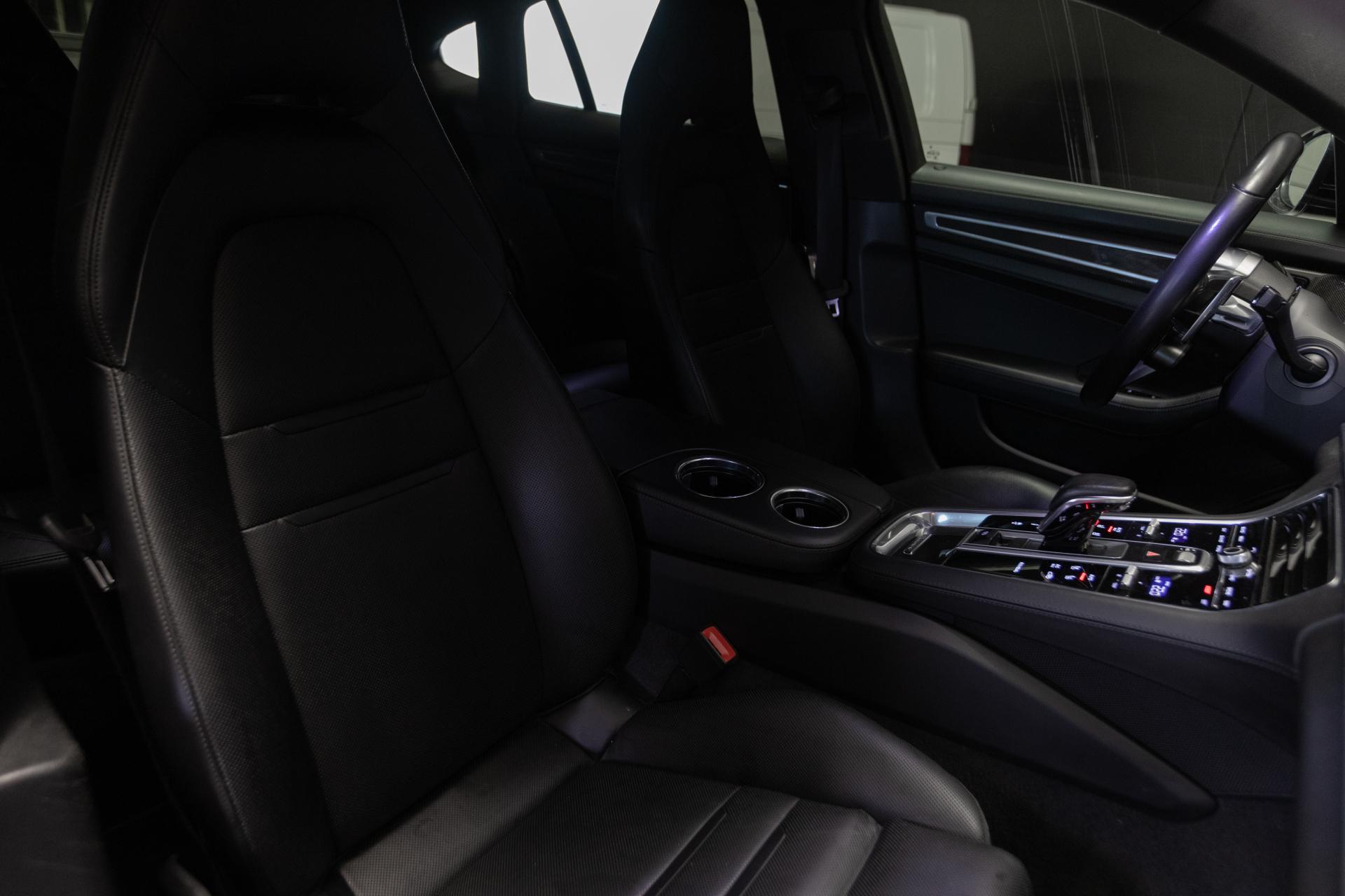 PORSCHE Panamera 2018