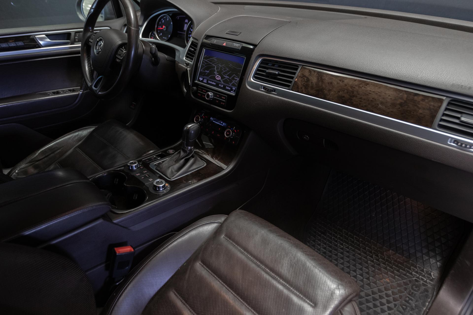 VOLKSWAGEN Touareg 2011