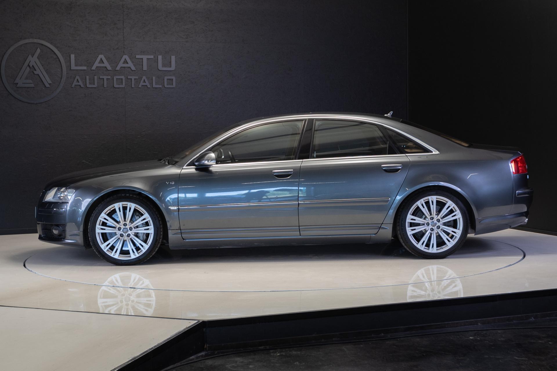 AUDI S8 2007