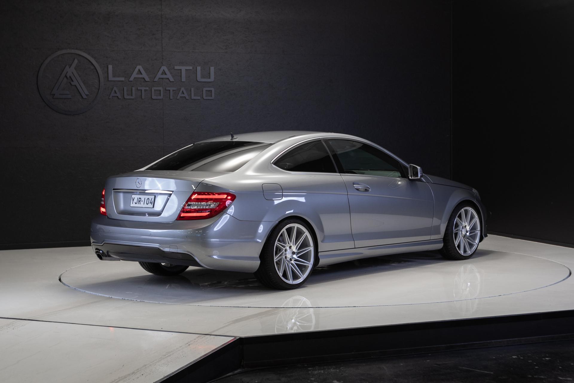 MERCEDES-BENZ C 2011