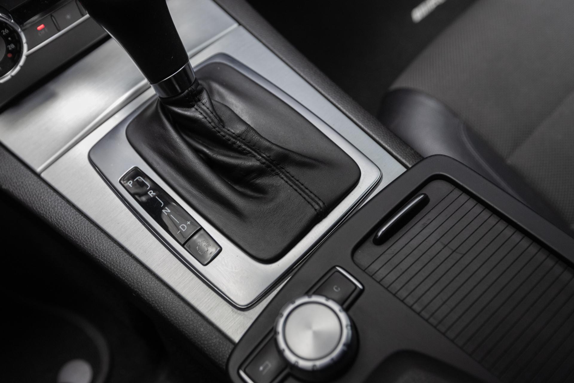 MERCEDES-BENZ C 2011