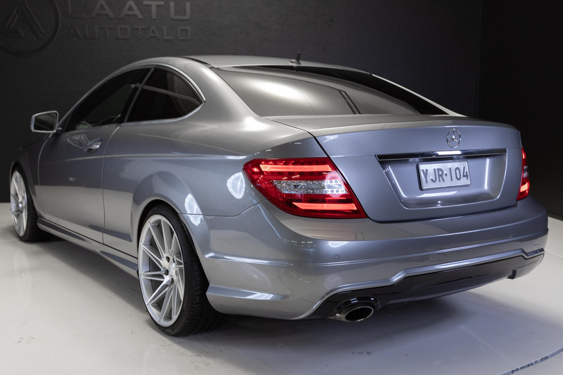 MERCEDES-BENZ C 2011