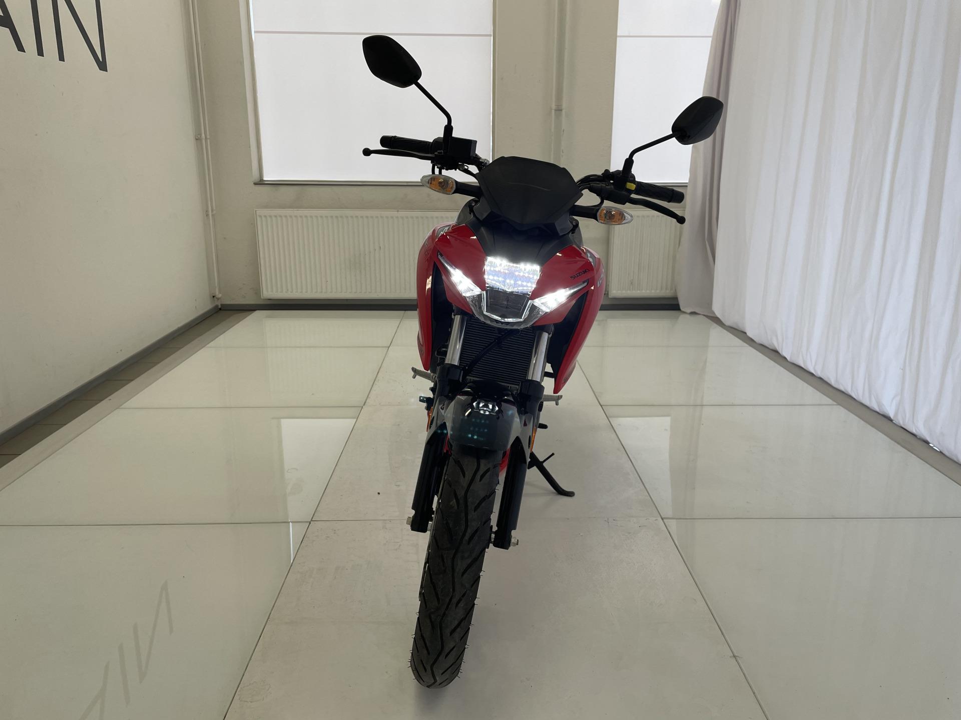 SUZUKI GSX-S 2021