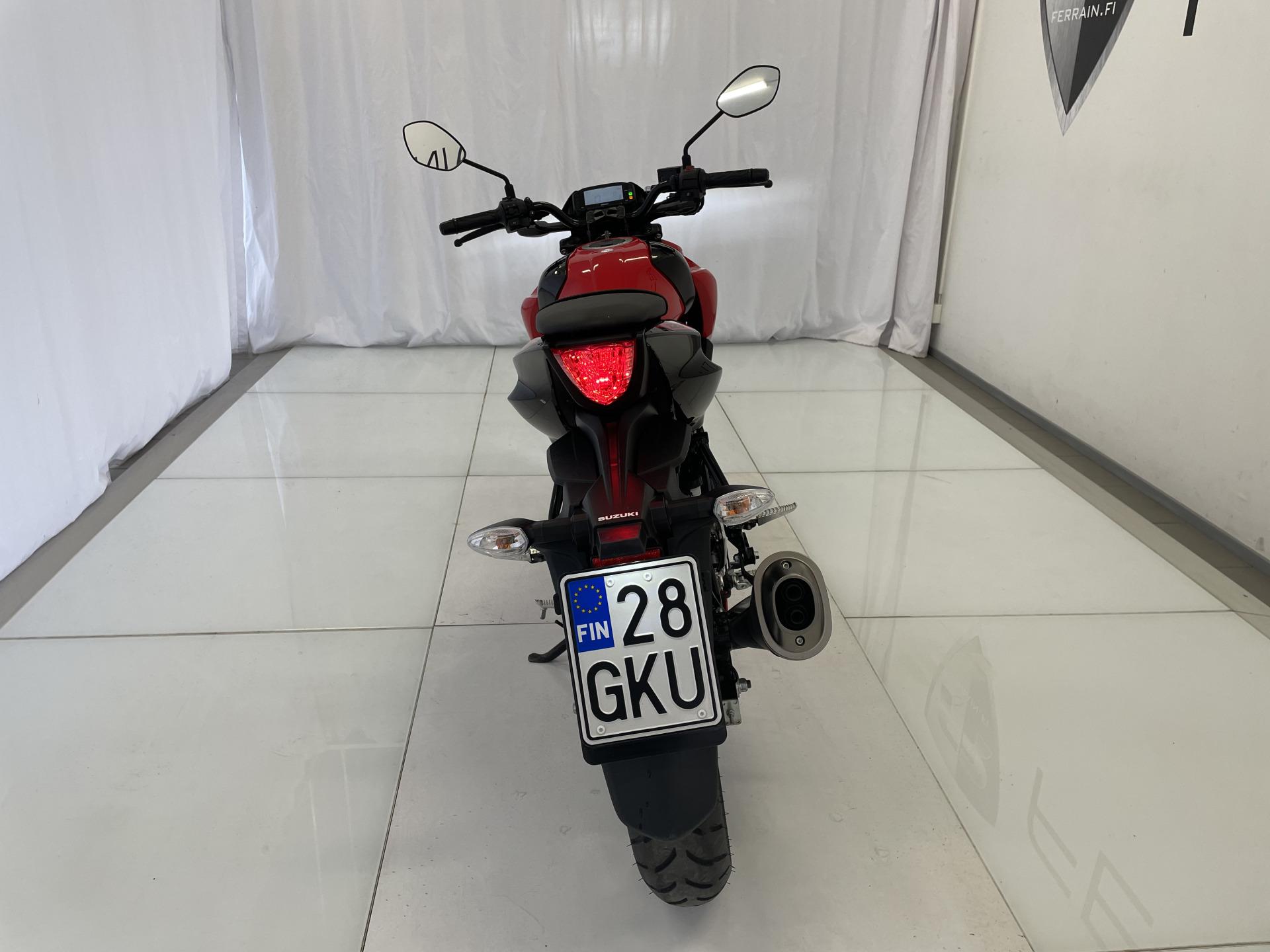SUZUKI GSX-S 2021