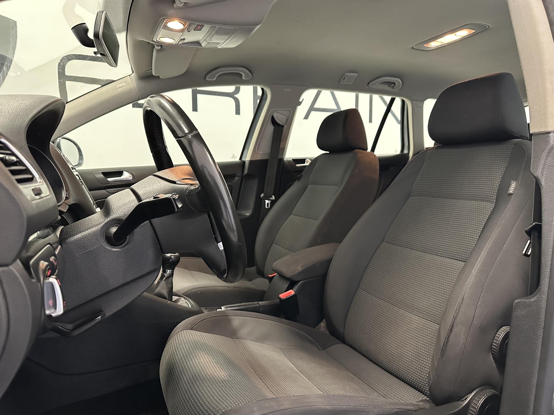 VOLKSWAGEN Golf 2010