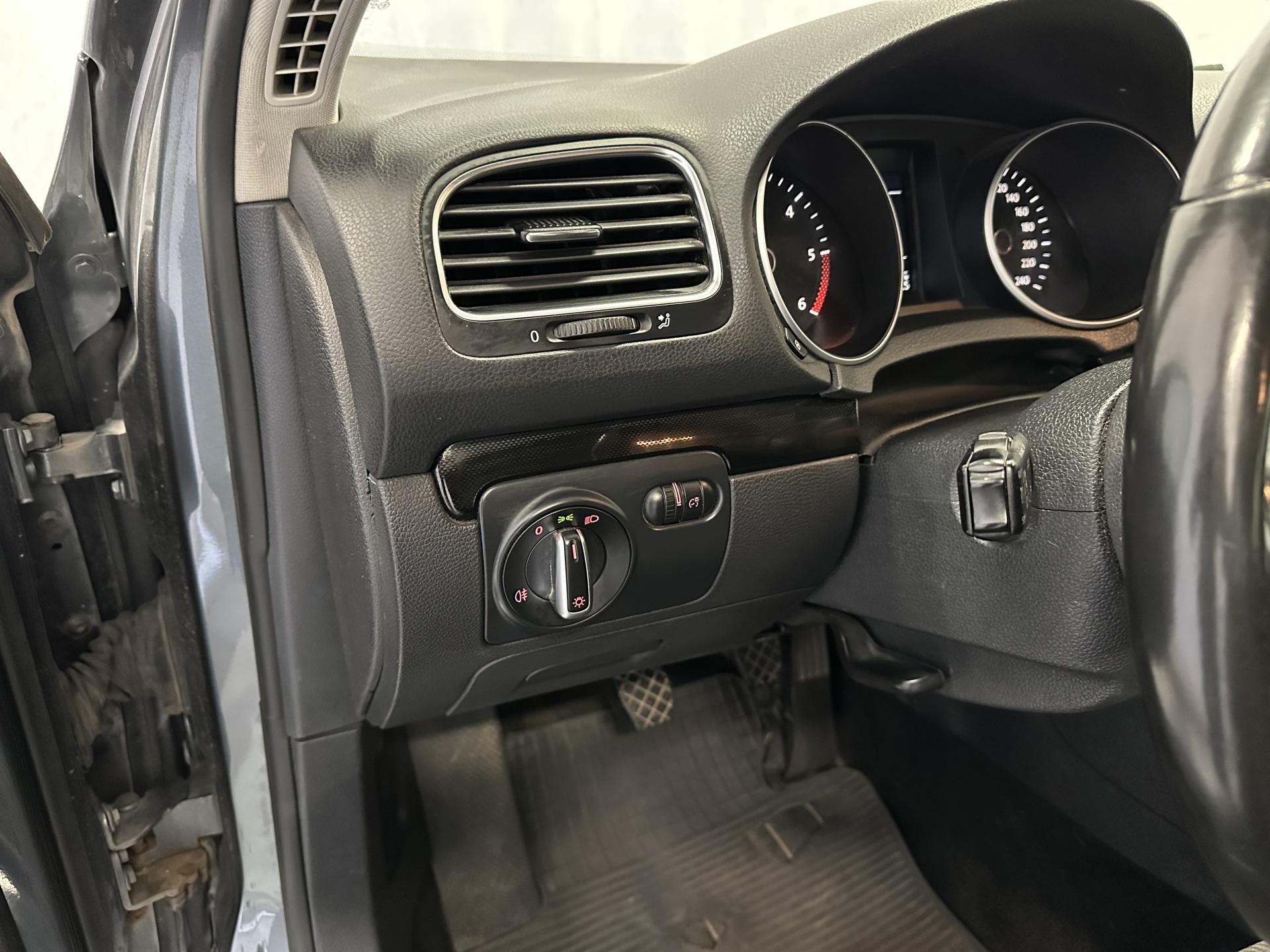 VOLKSWAGEN Golf 2010