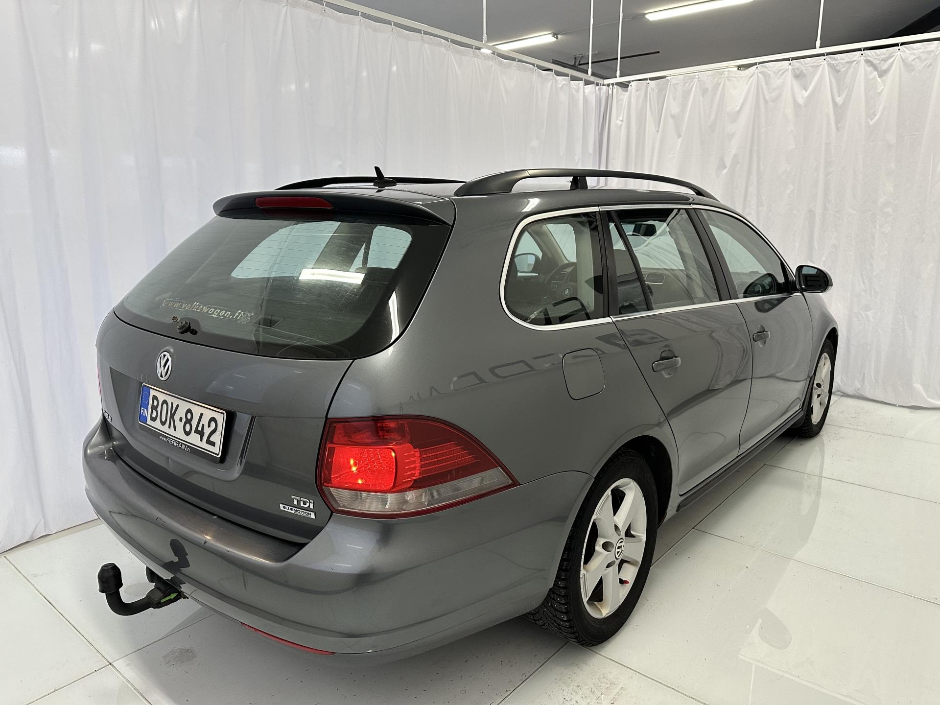 VOLKSWAGEN Golf 2010
