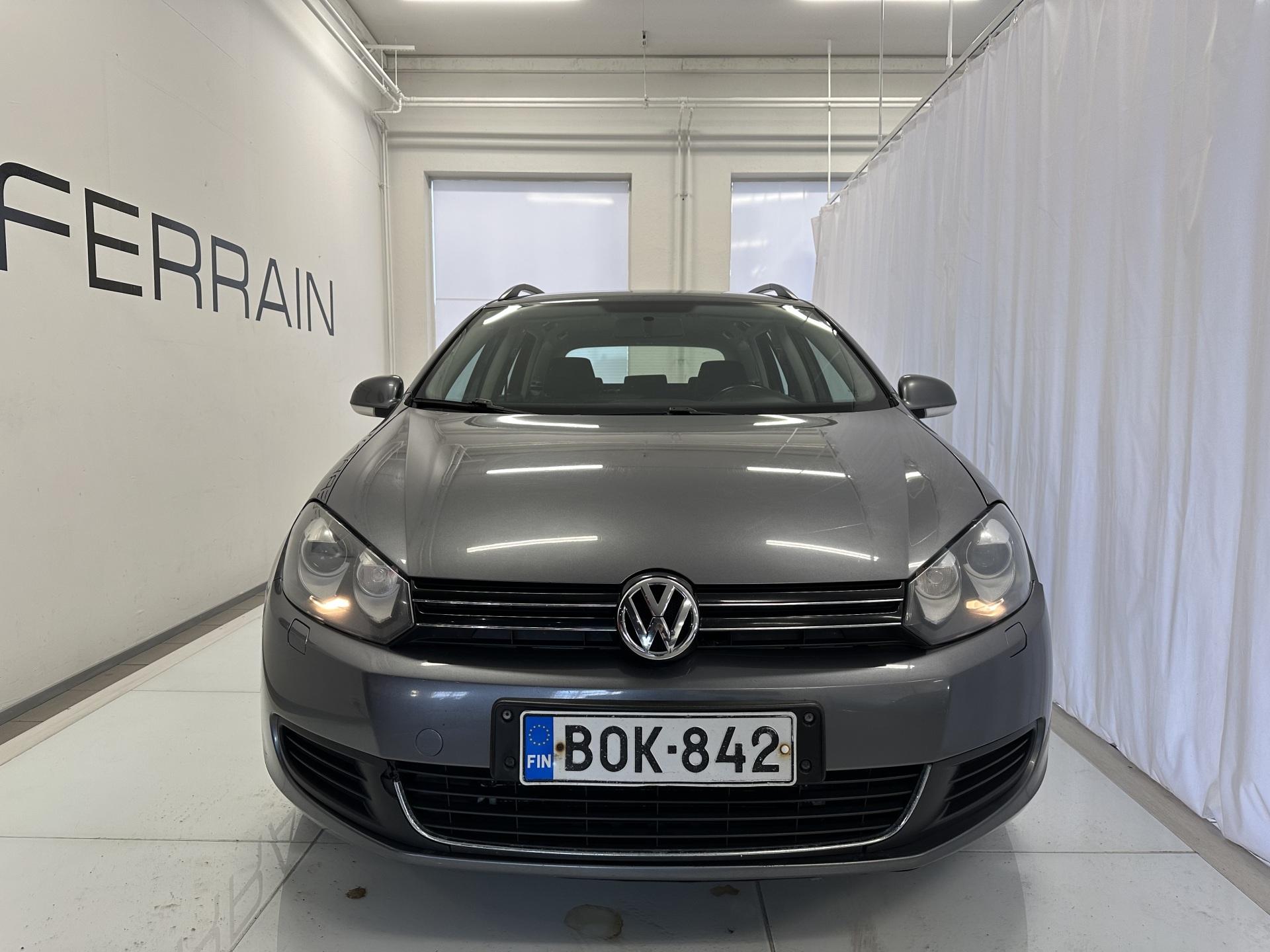 VOLKSWAGEN Golf 2010