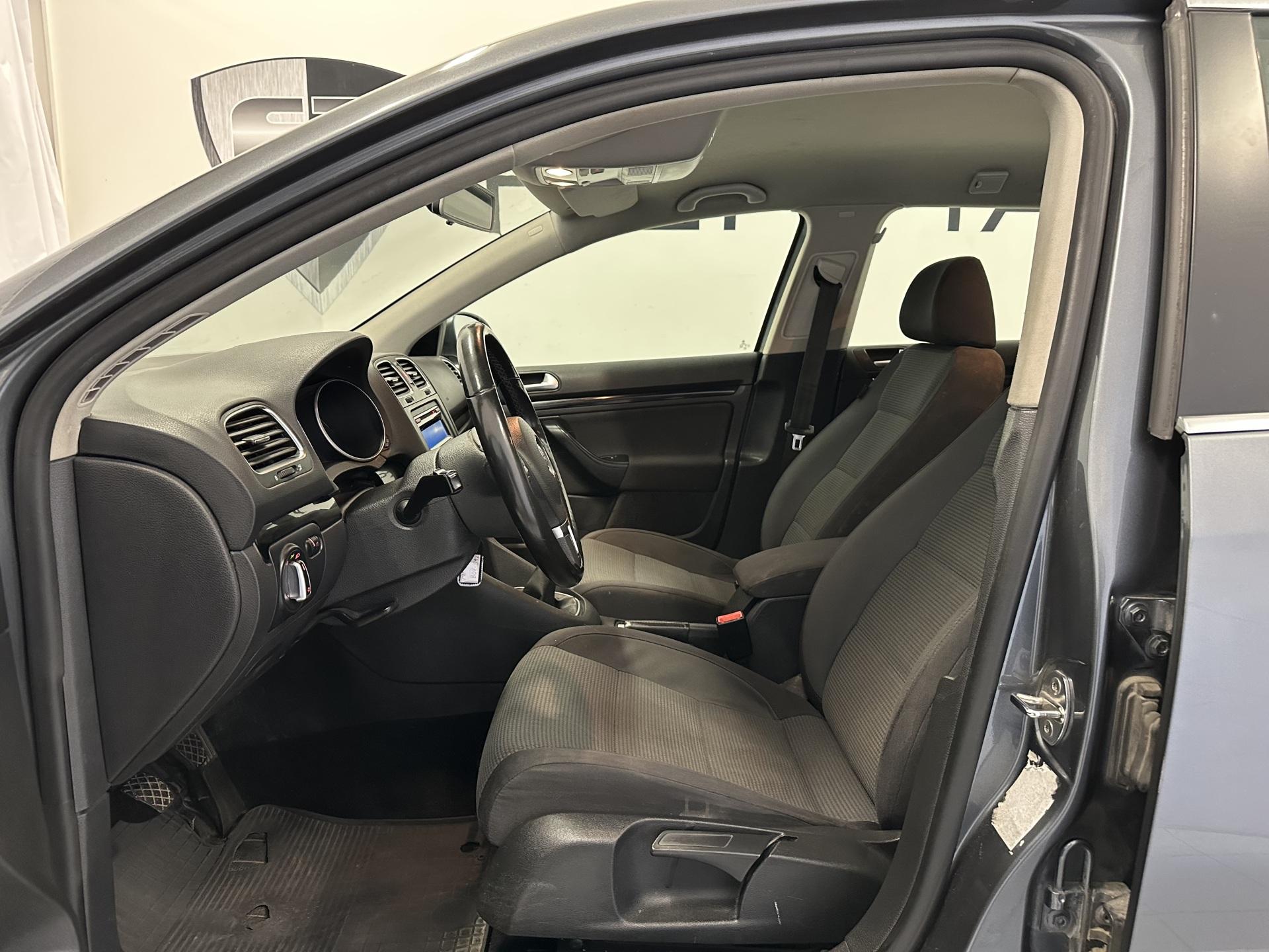 VOLKSWAGEN Golf 2010