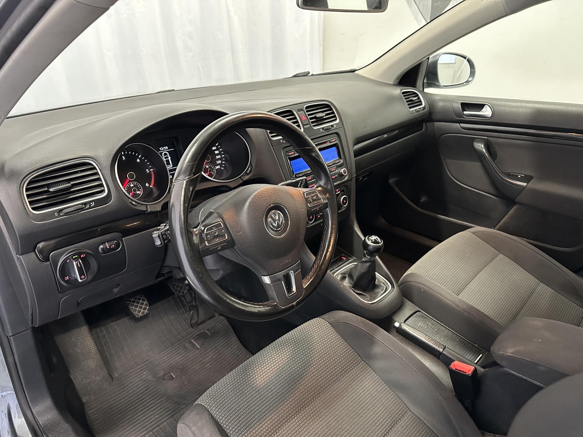 VOLKSWAGEN Golf 2010