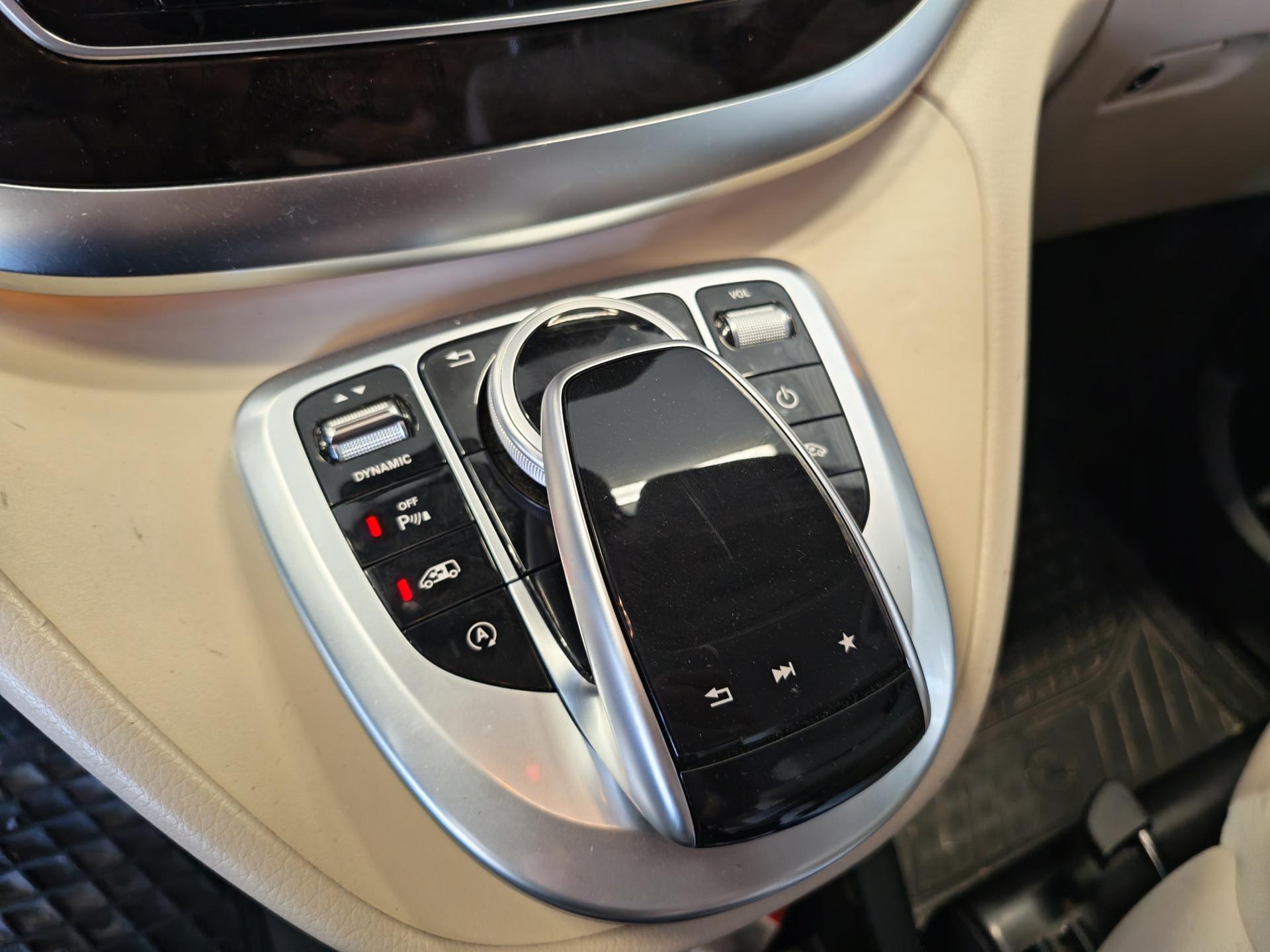MERCEDES-BENZ V 2017