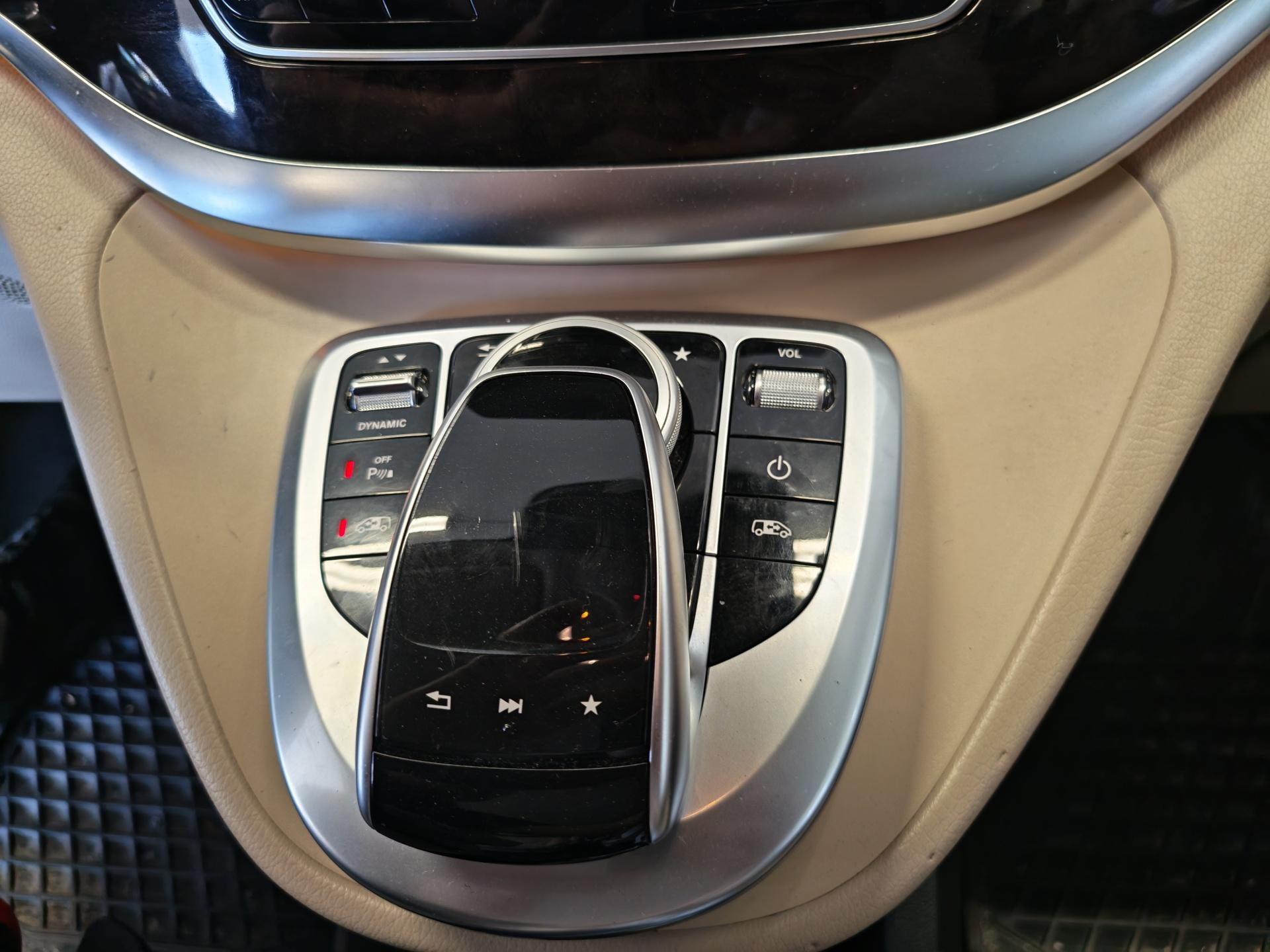 MERCEDES-BENZ V 2017