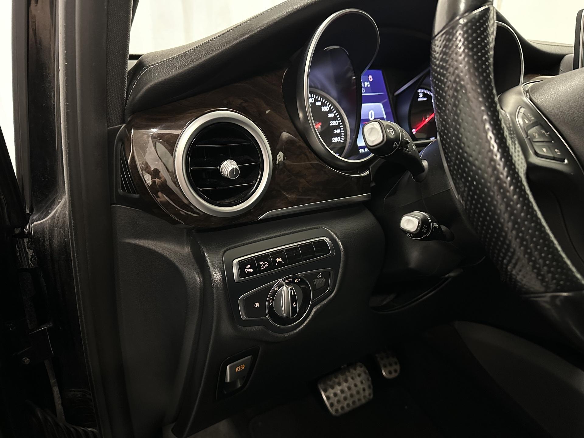 MERCEDES-BENZ V 2015