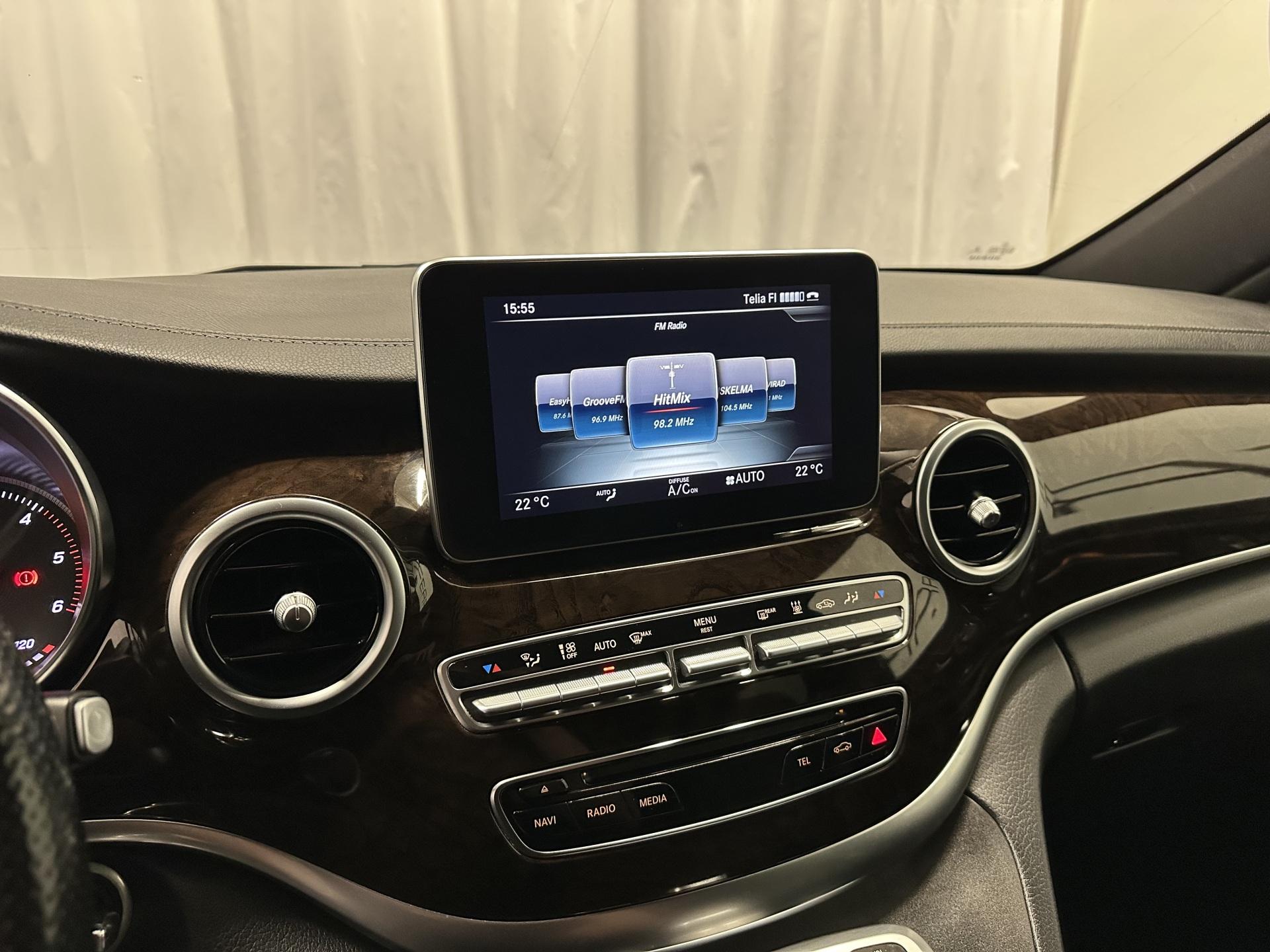 MERCEDES-BENZ V 2015