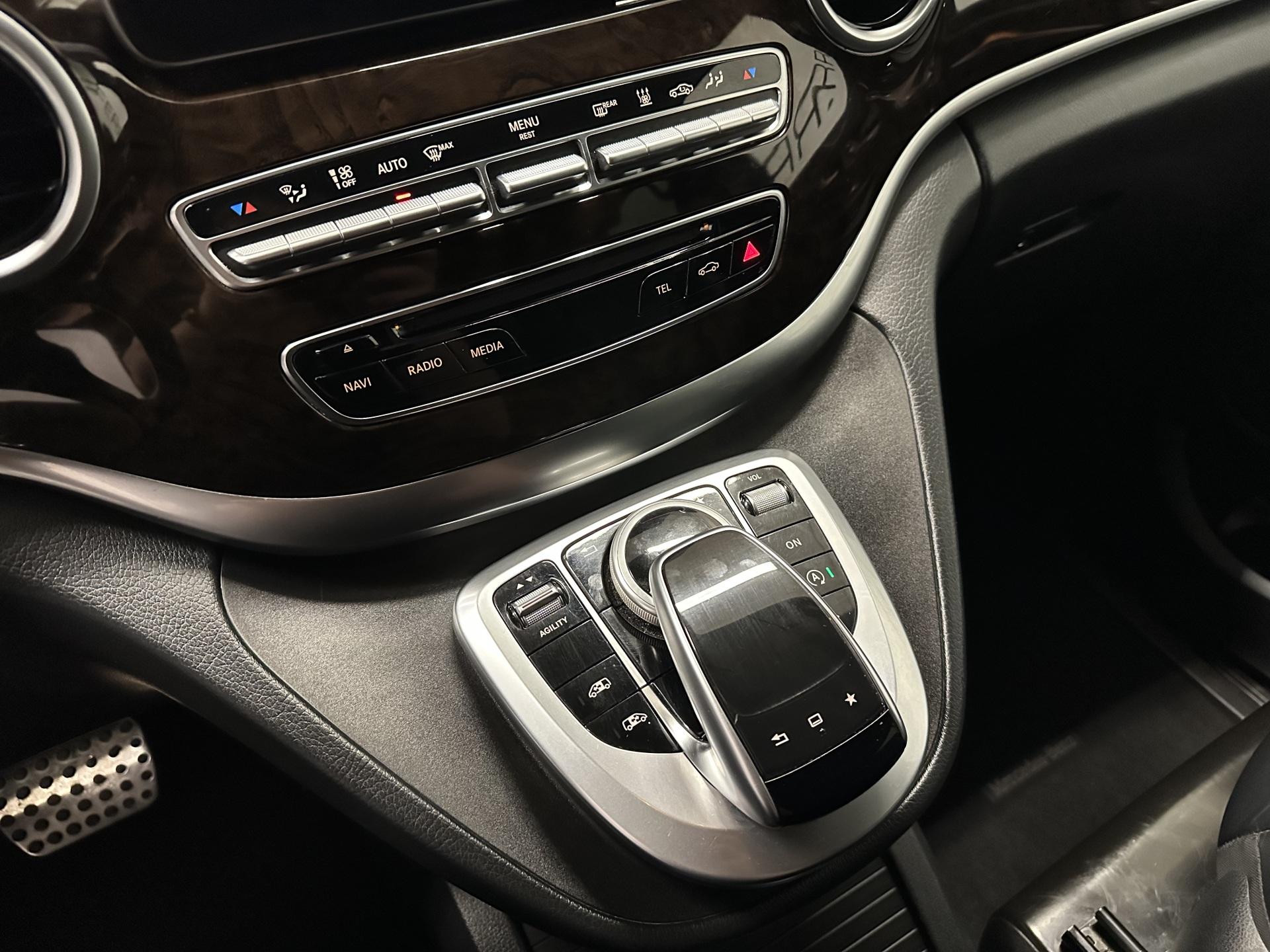 MERCEDES-BENZ V 2015