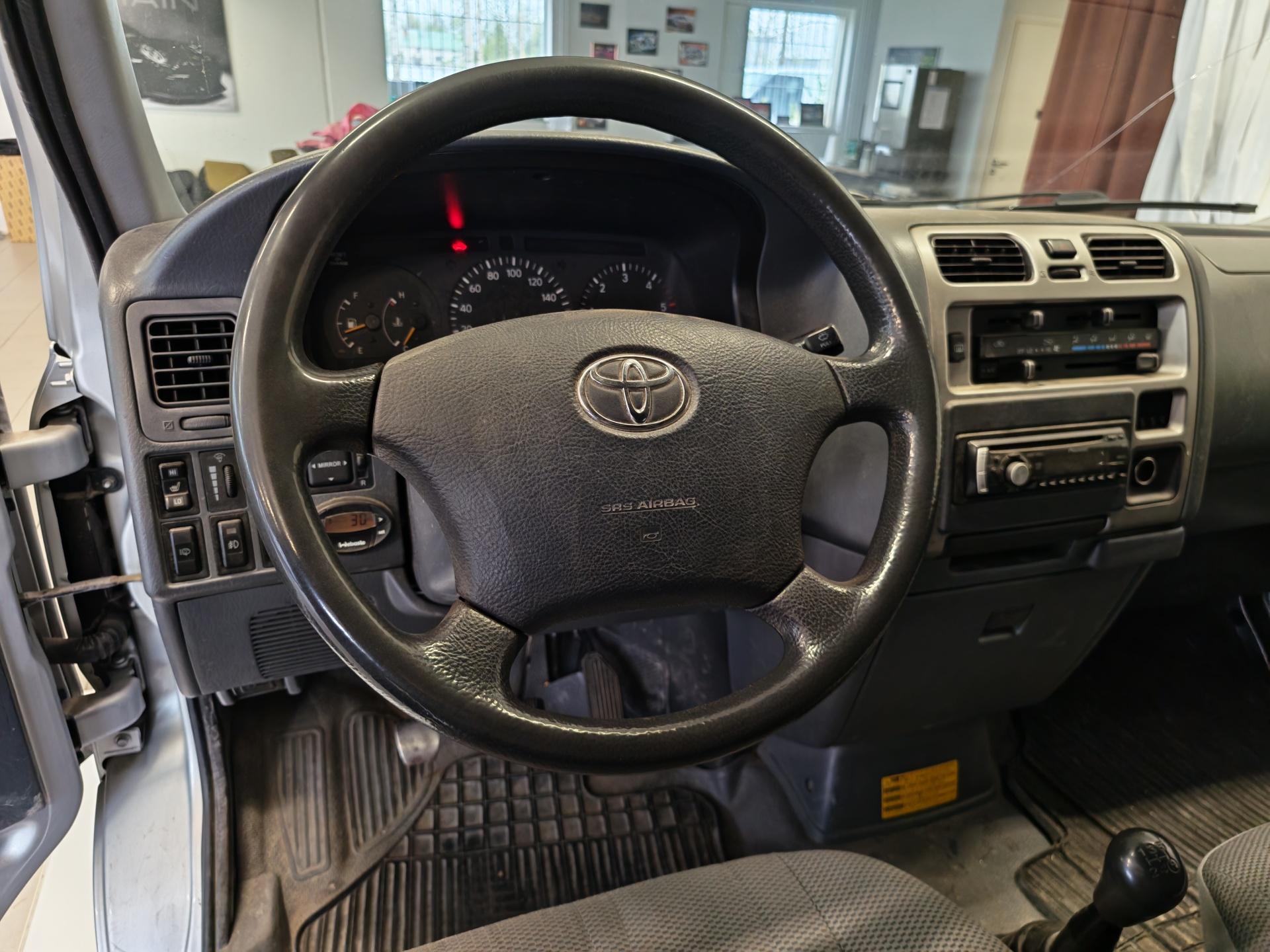 TOYOTA Hiace 2008