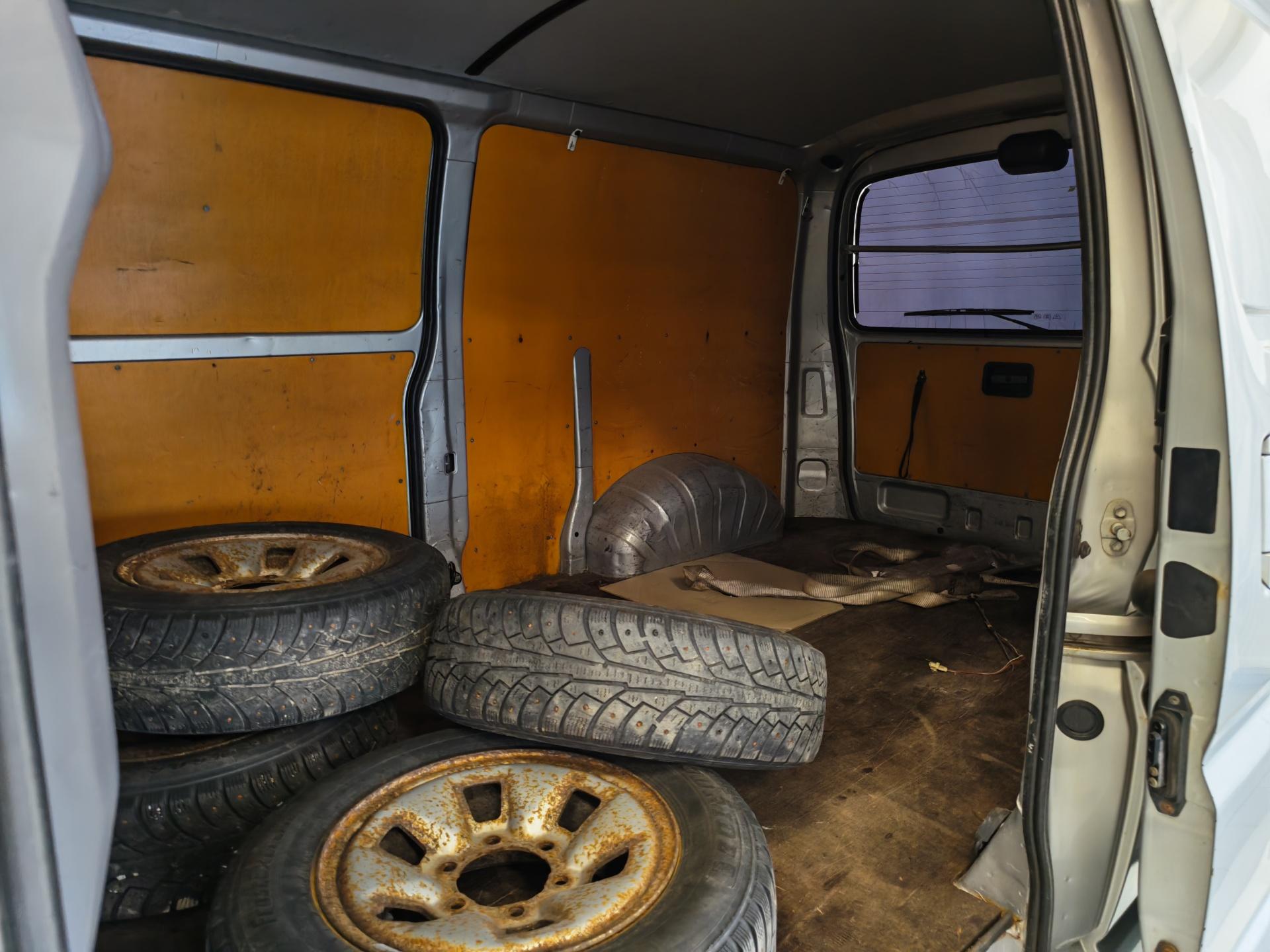 TOYOTA Hiace 2008