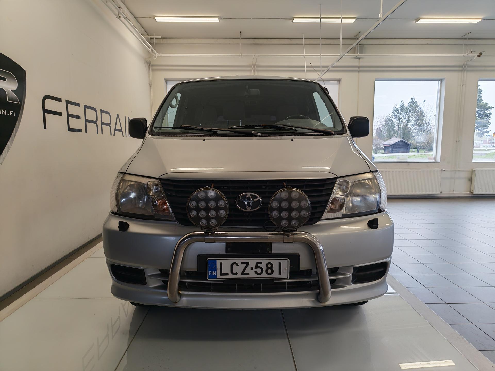 TOYOTA Hiace 2008