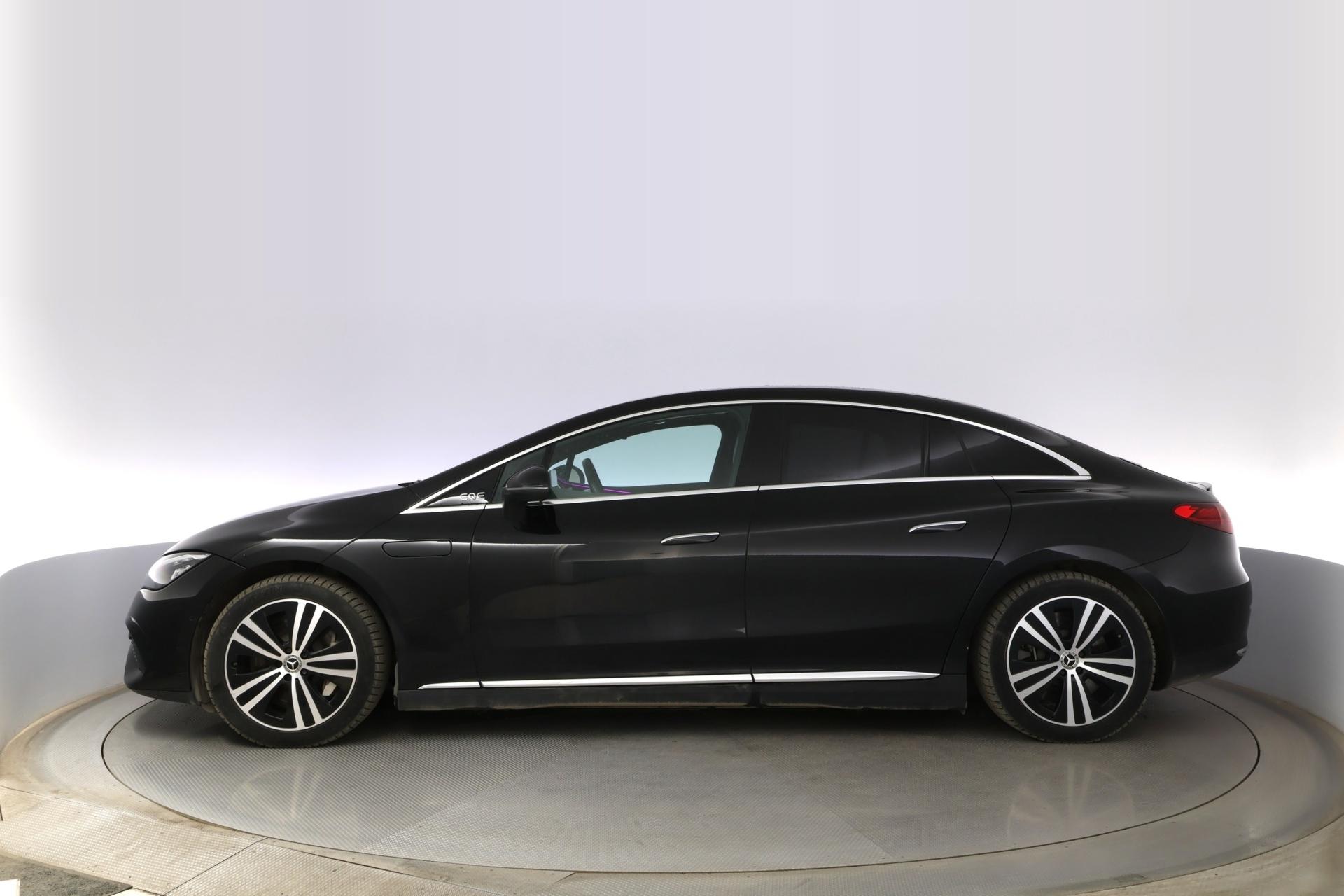 MERCEDES-BENZ EQE 2023