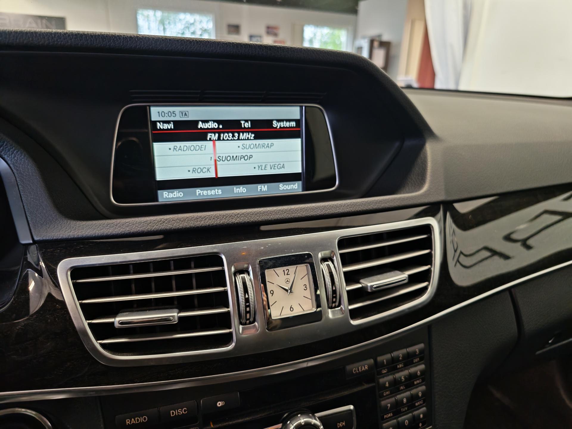 MERCEDES-BENZ E 220 2014