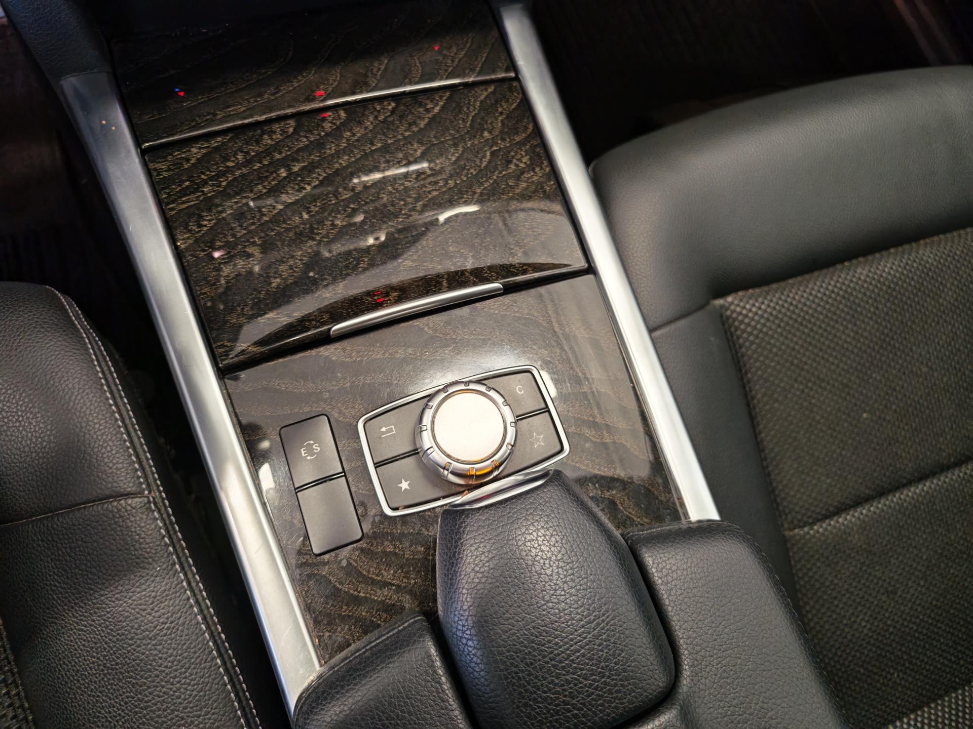 MERCEDES-BENZ E 220 2014