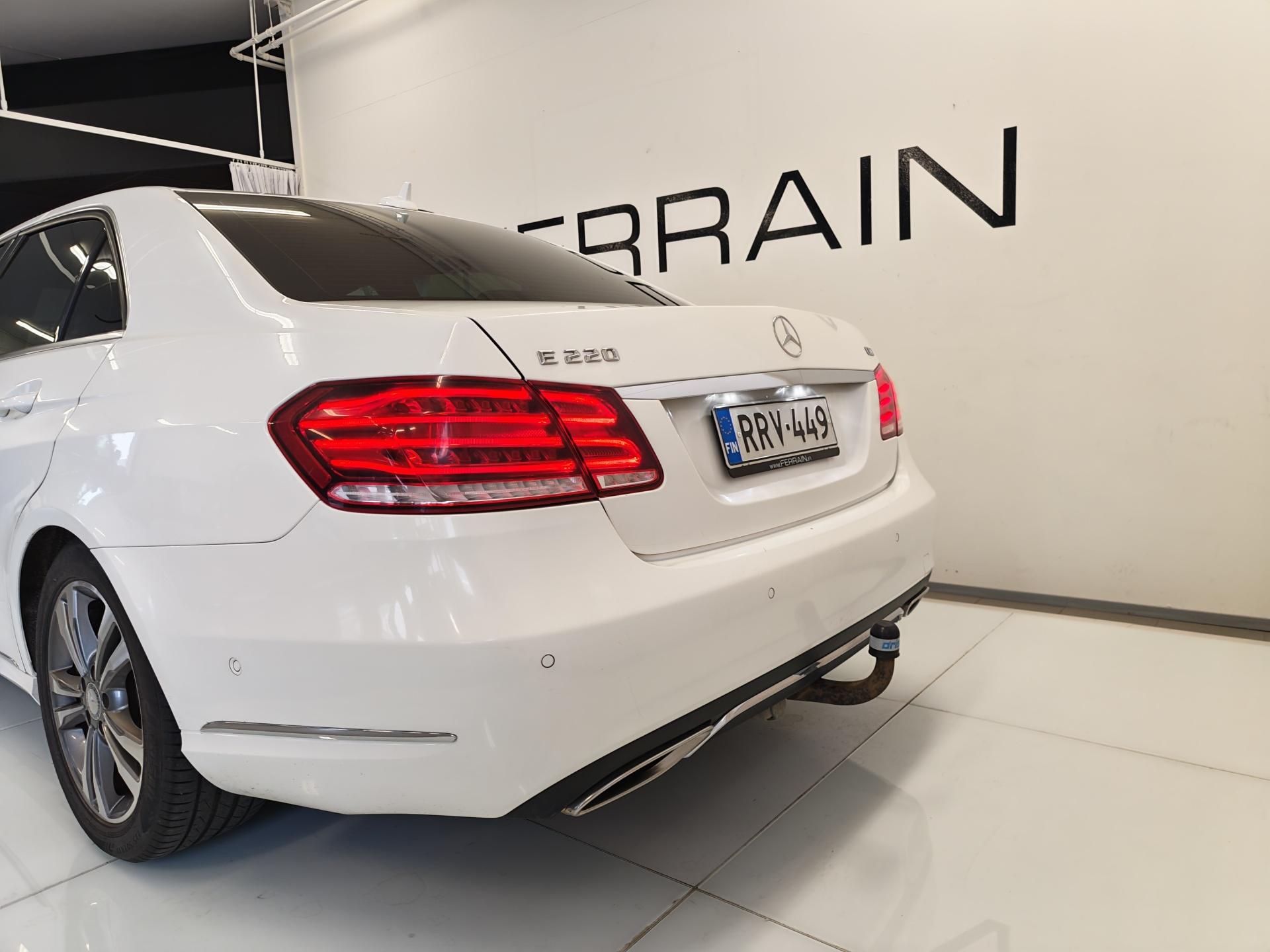MERCEDES-BENZ E 220 2014