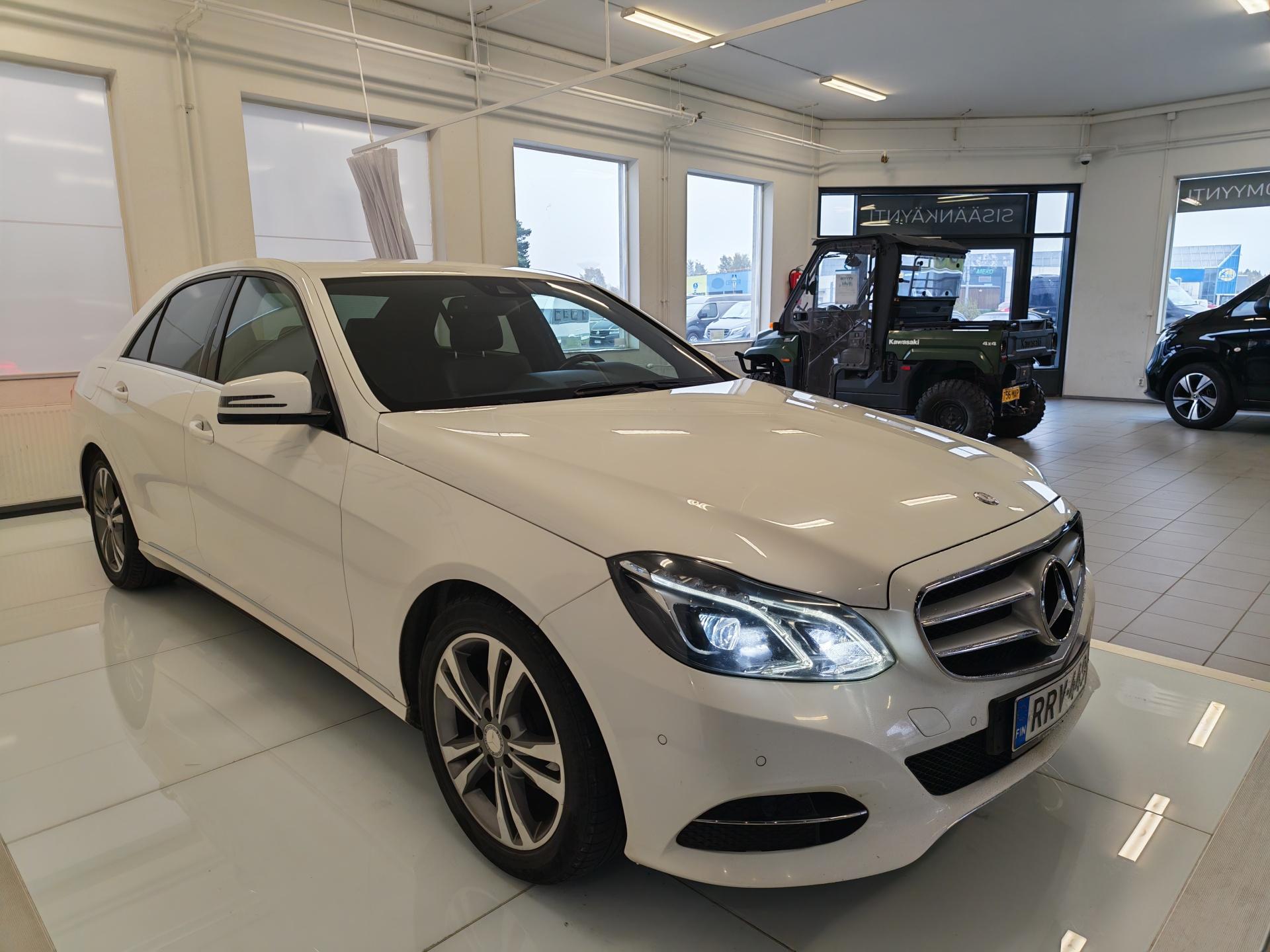 MERCEDES-BENZ E 220 2014