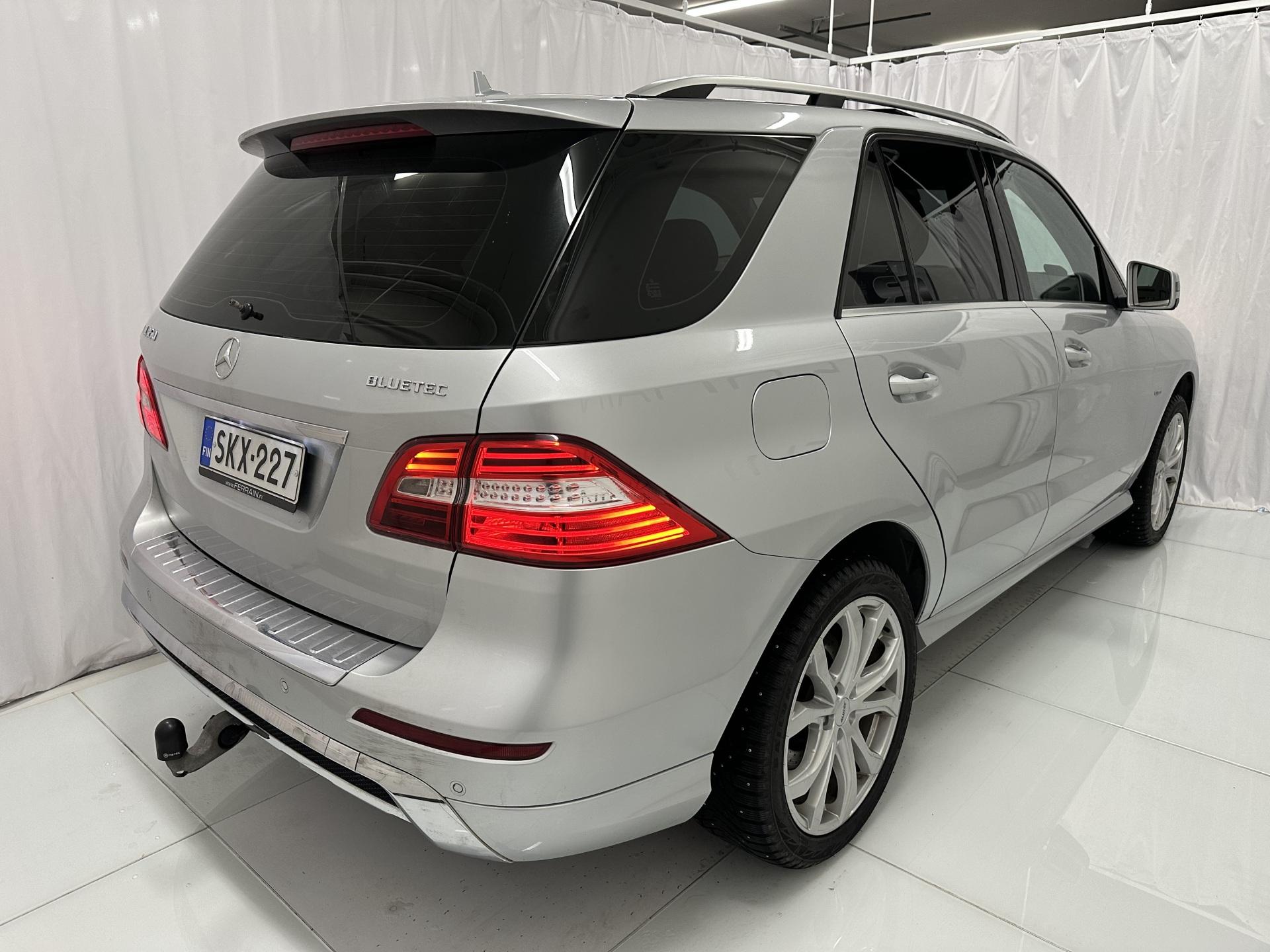 MERCEDES-BENZ ML 2011