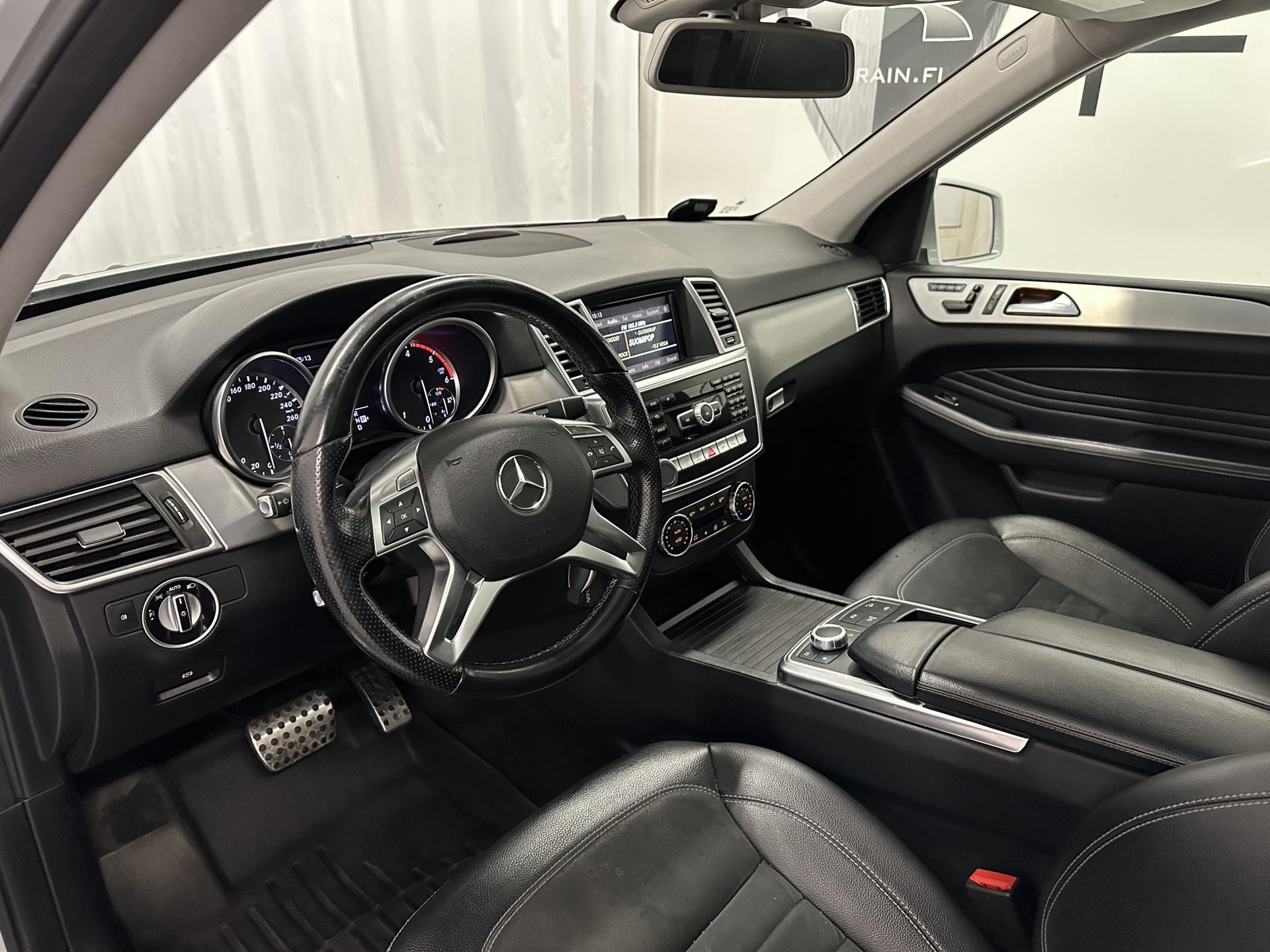 MERCEDES-BENZ ML 2011